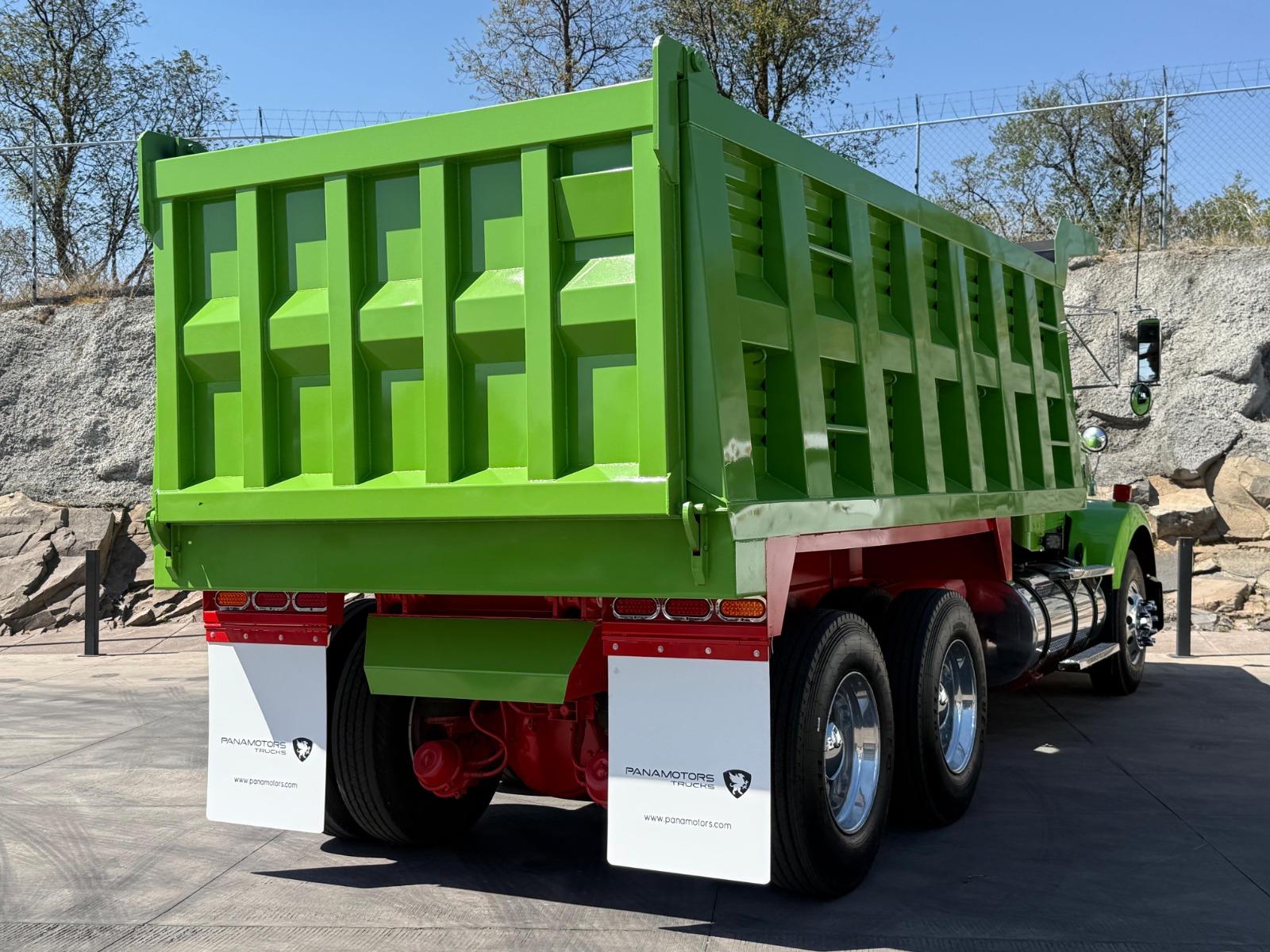 2016 KENWORTH T800 - REAR_PASSENGER_SIDE