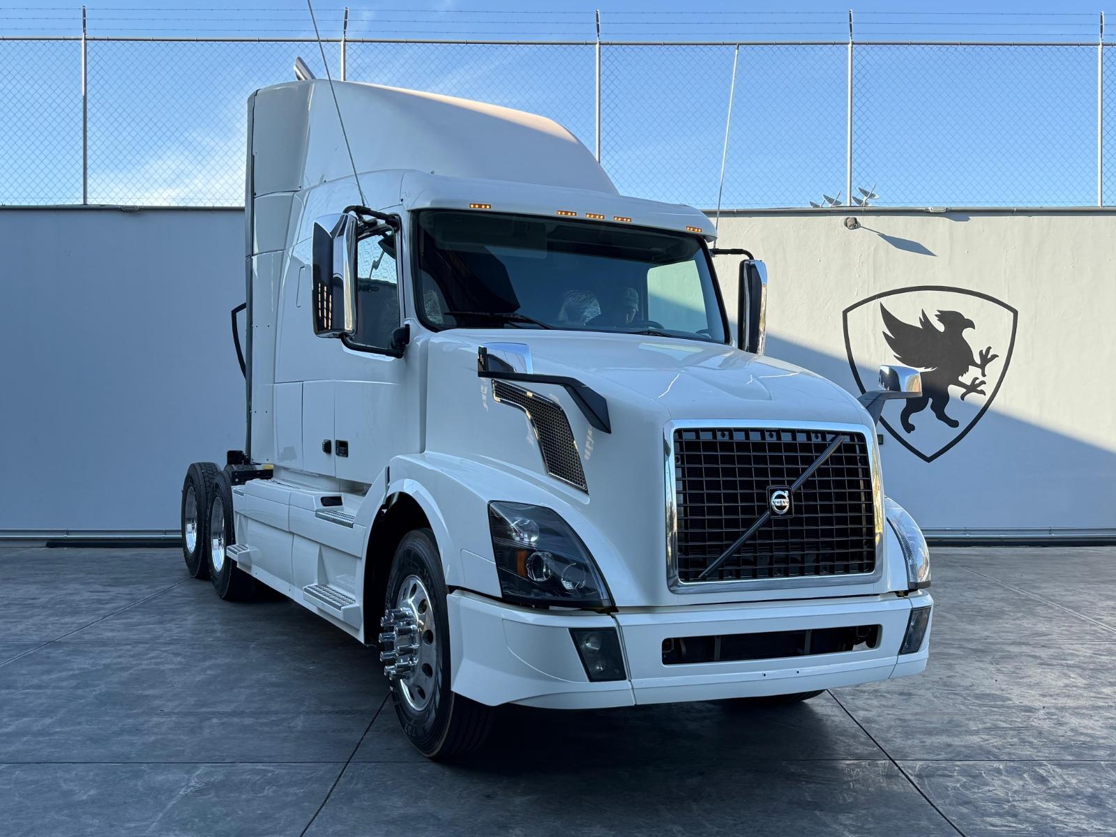 2016 VOLVO TRUCKS VNL 64T 630 - FRONT_PASSENGER_SIDE