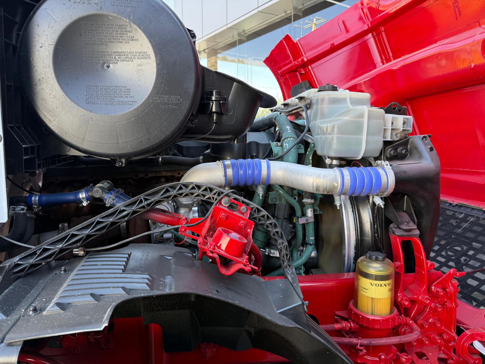 2016 VOLVO TRUCKS VNL 64T 630 - ENGINE