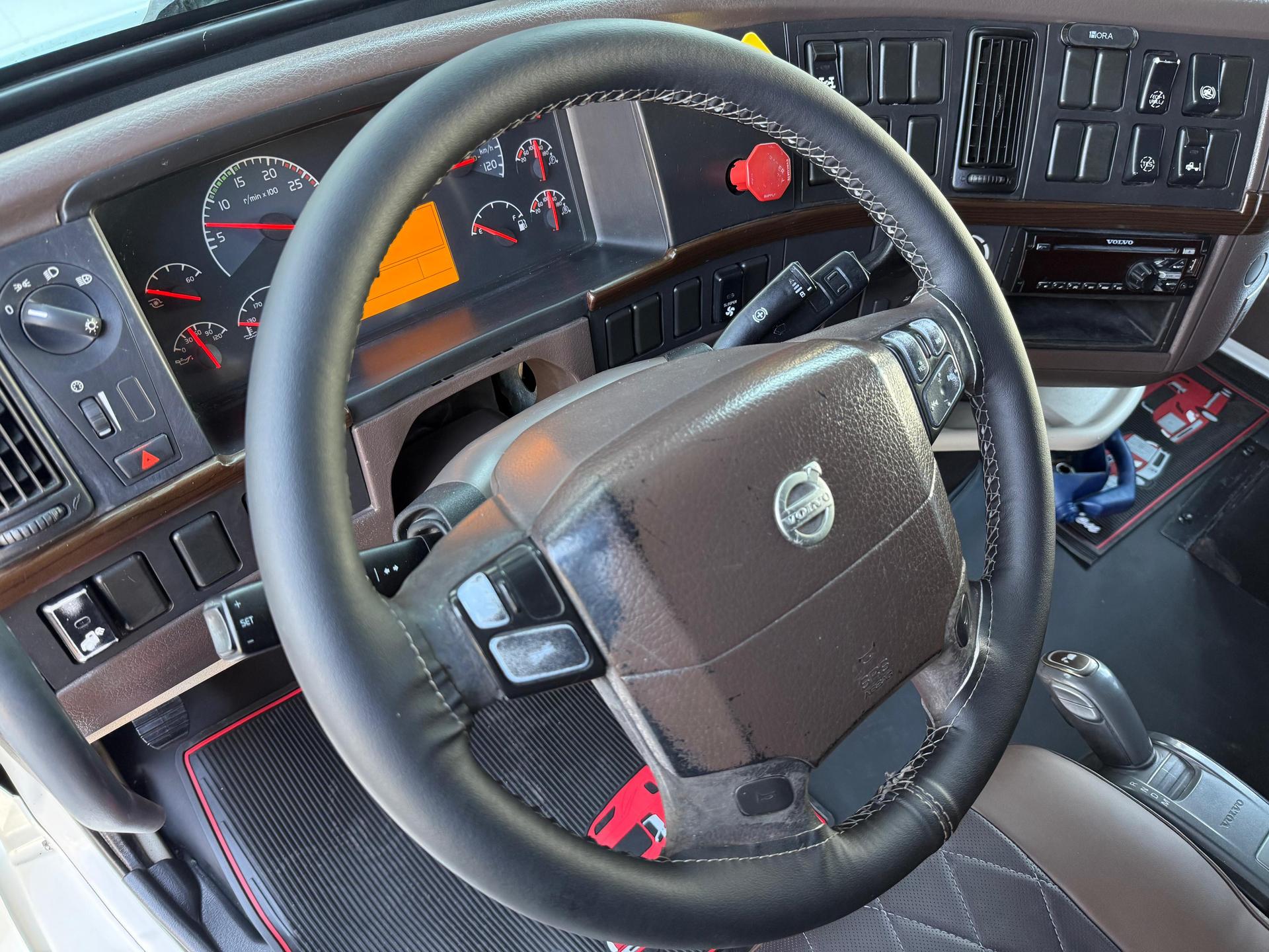 2016 VOLVO TRUCKS VNL 64T 630 - ODOMETER