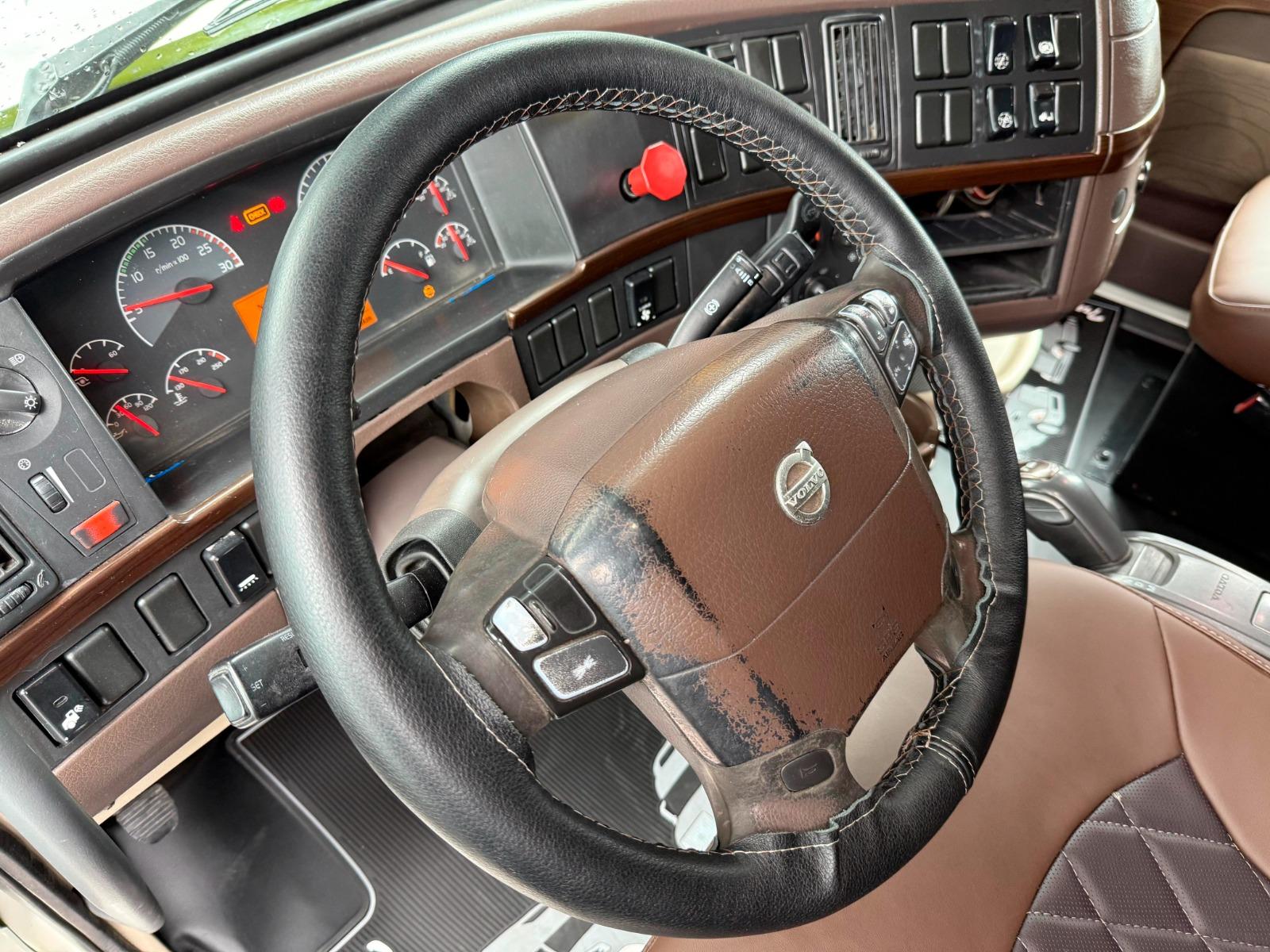 2015 VOLVO TRUCKS VNL 64T 630 - ODOMETER
