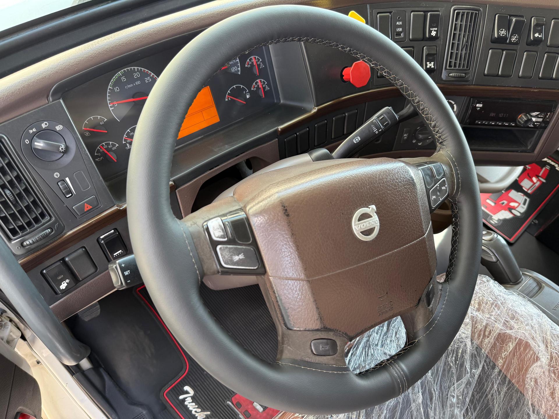 2015 VOLVO TRUCKS VNL 64T 630 - ODOMETER