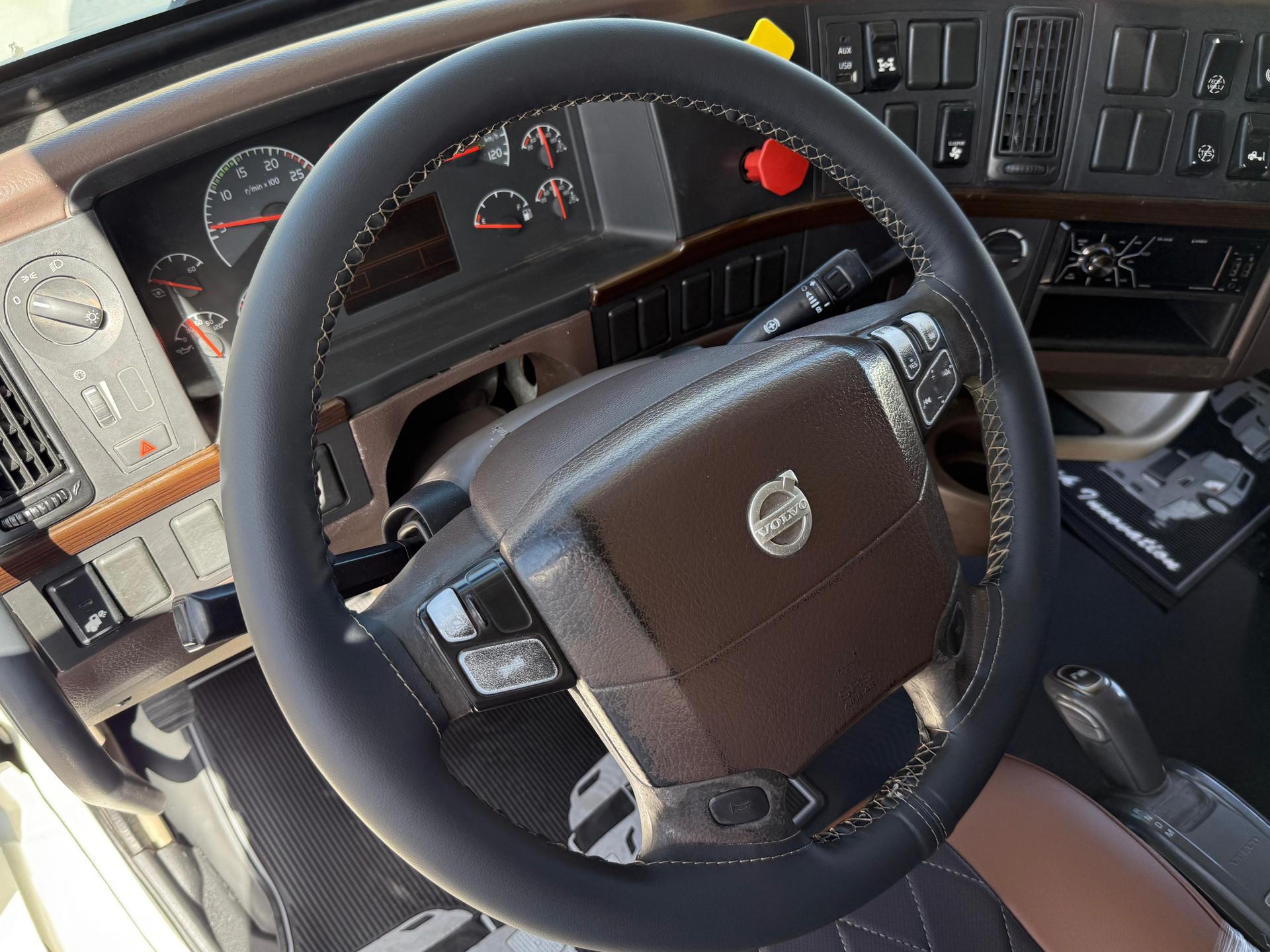 2015 VOLVO TRUCKS VNL 64T 630 - ODOMETER