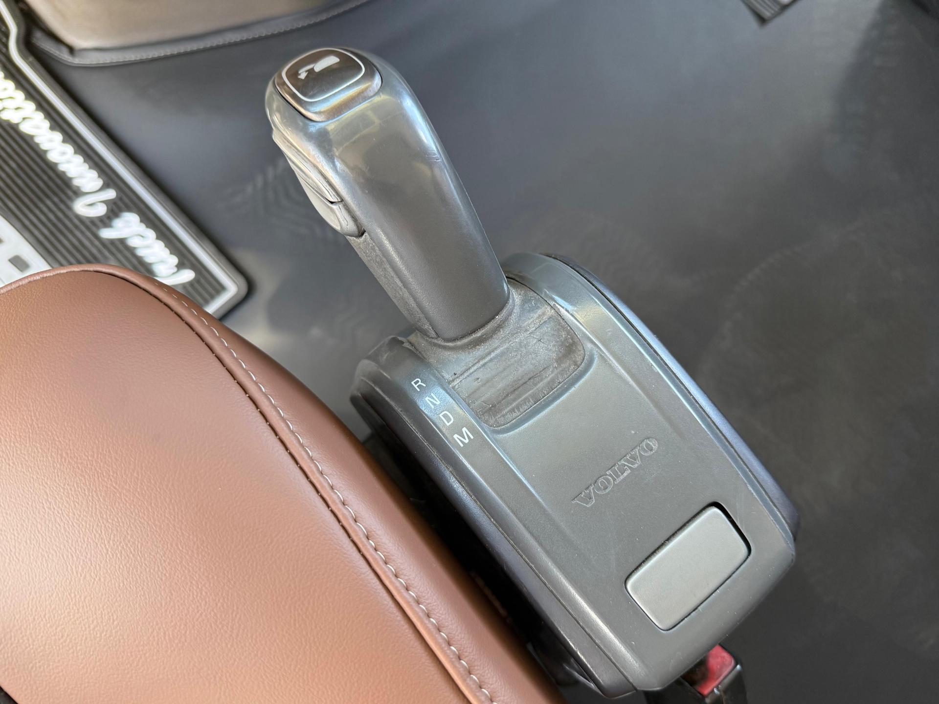2015 VOLVO TRUCKS VNL 64T 630 - IMPERFECTIONS