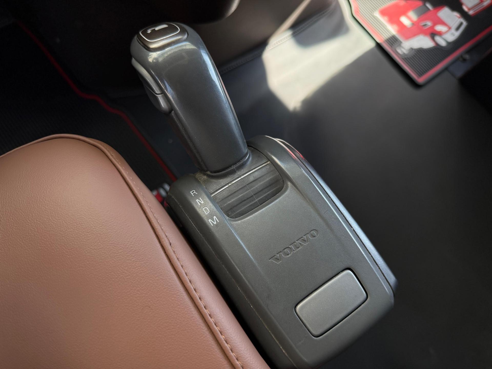 2015 VOLVO TRUCKS VNL 64T 630 - IMPERFECTIONS