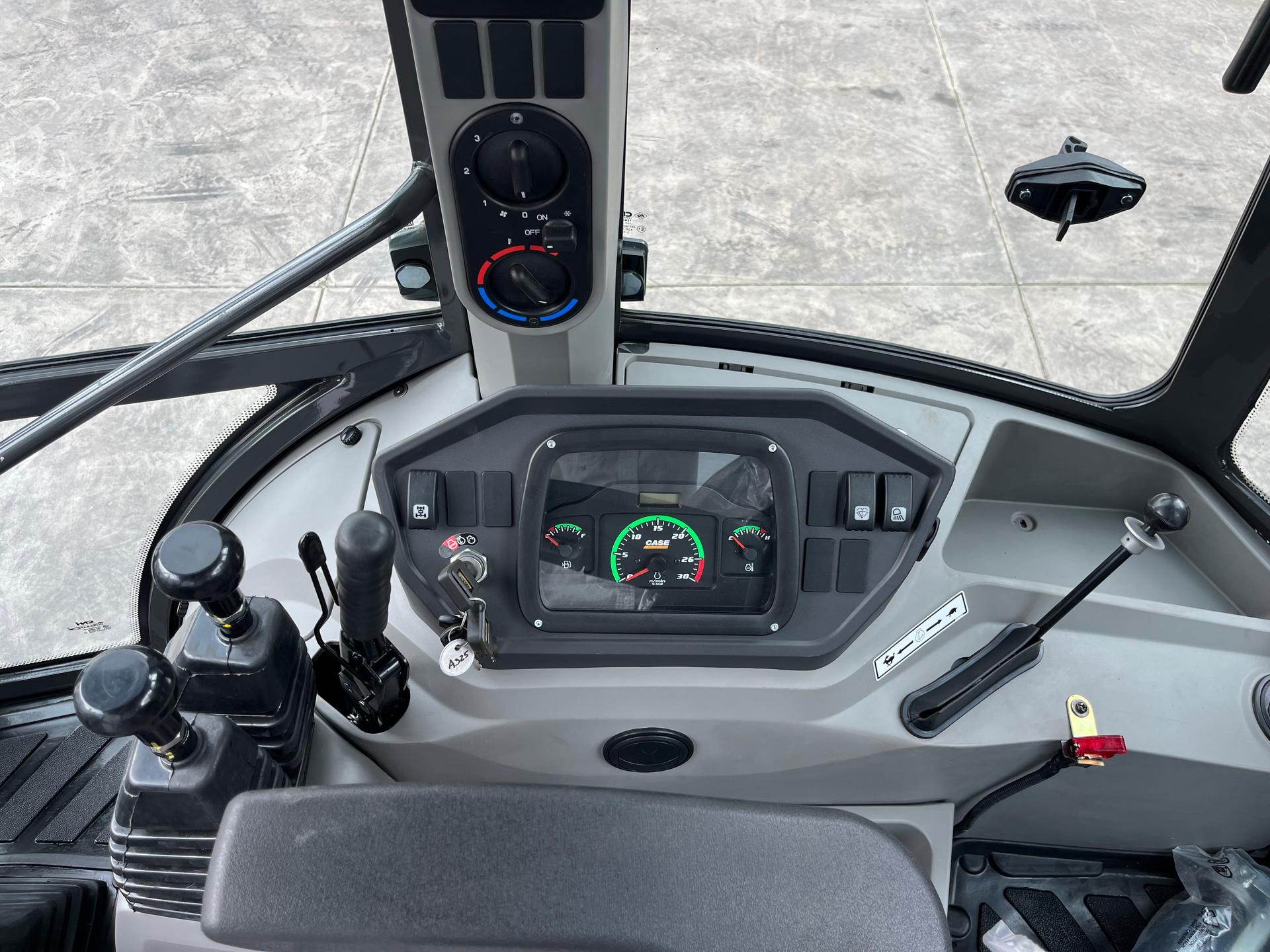 2025 CASE 570 SV - DASHBOARD