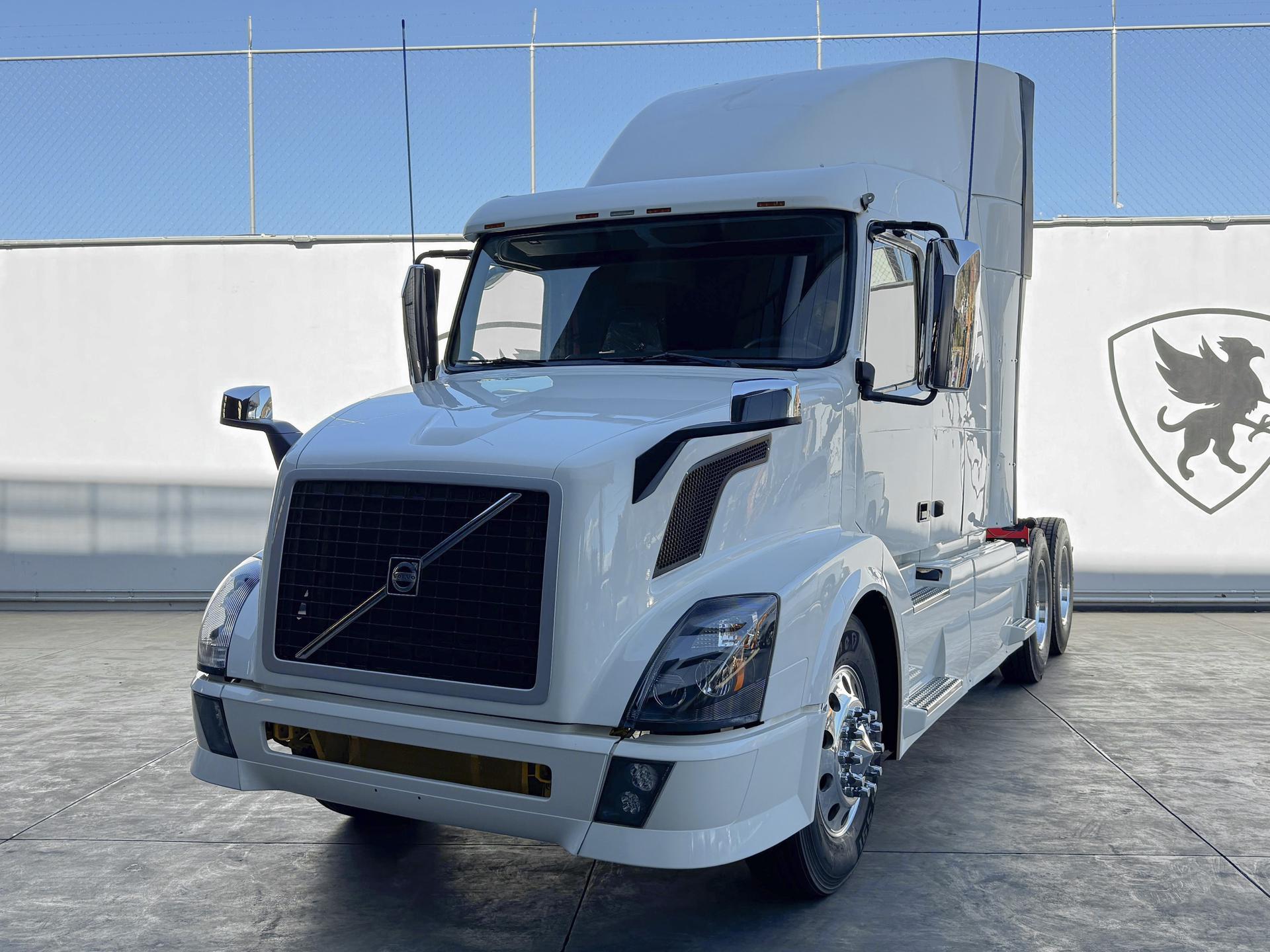 VOLVO_TRUCKS VNL 64T 630