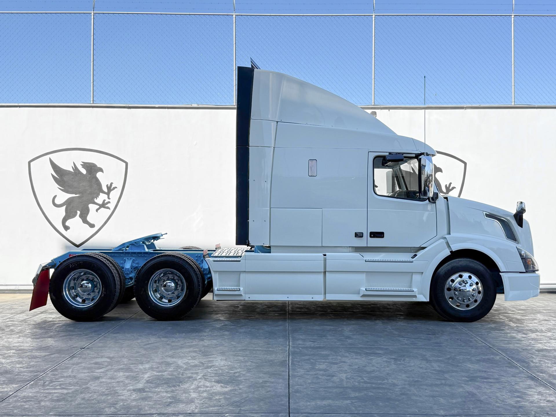 2016 VOLVO TRUCKS VNL 64T 630 - SIDE_RIGHT