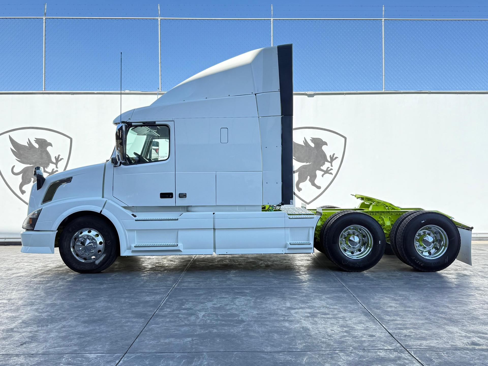 2016 VOLVO TRUCKS VNL 64T 630 - SIDE_LEFT
