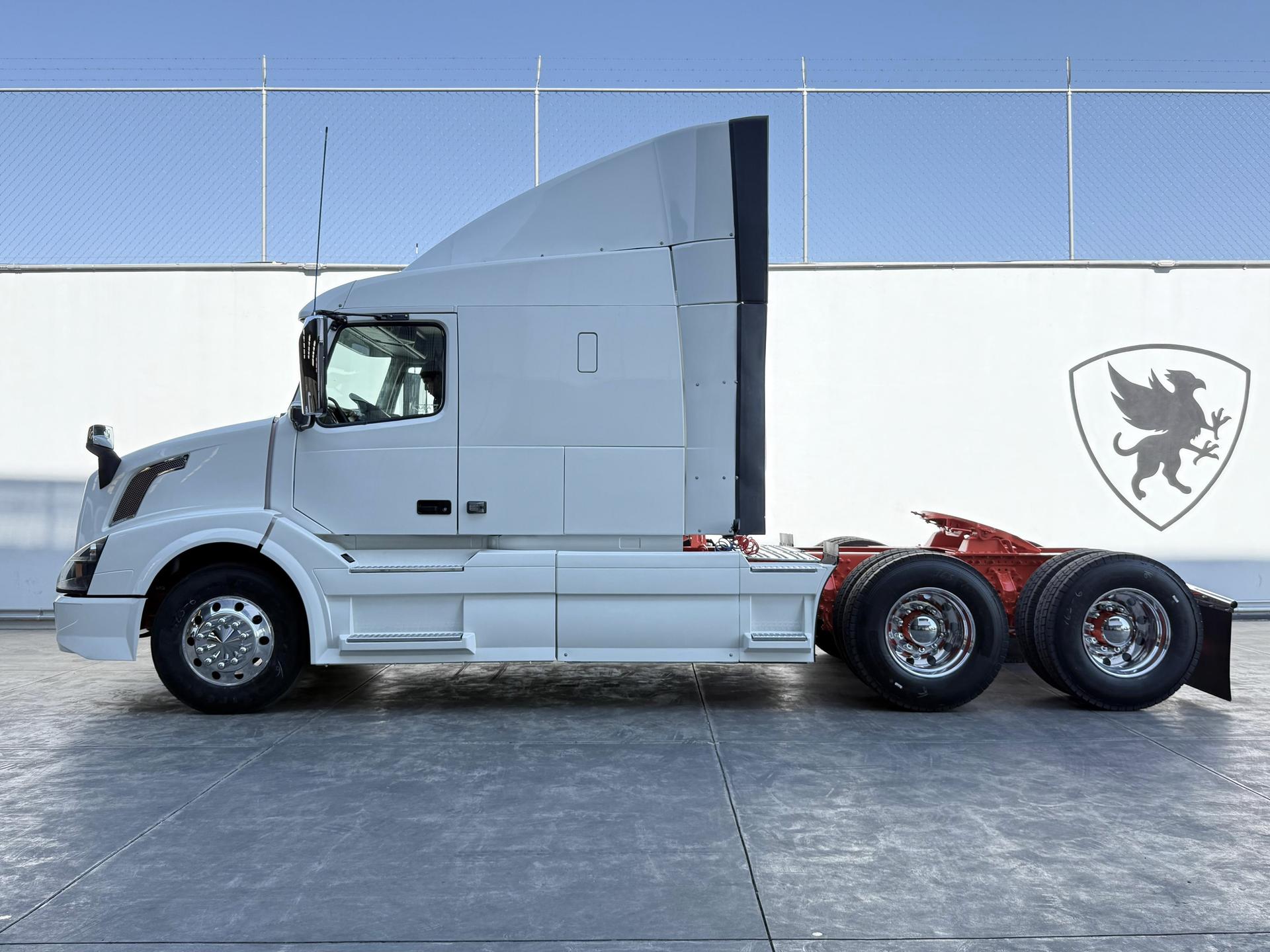 2016 VOLVO TRUCKS VNL 64T 630 - SIDE_LEFT