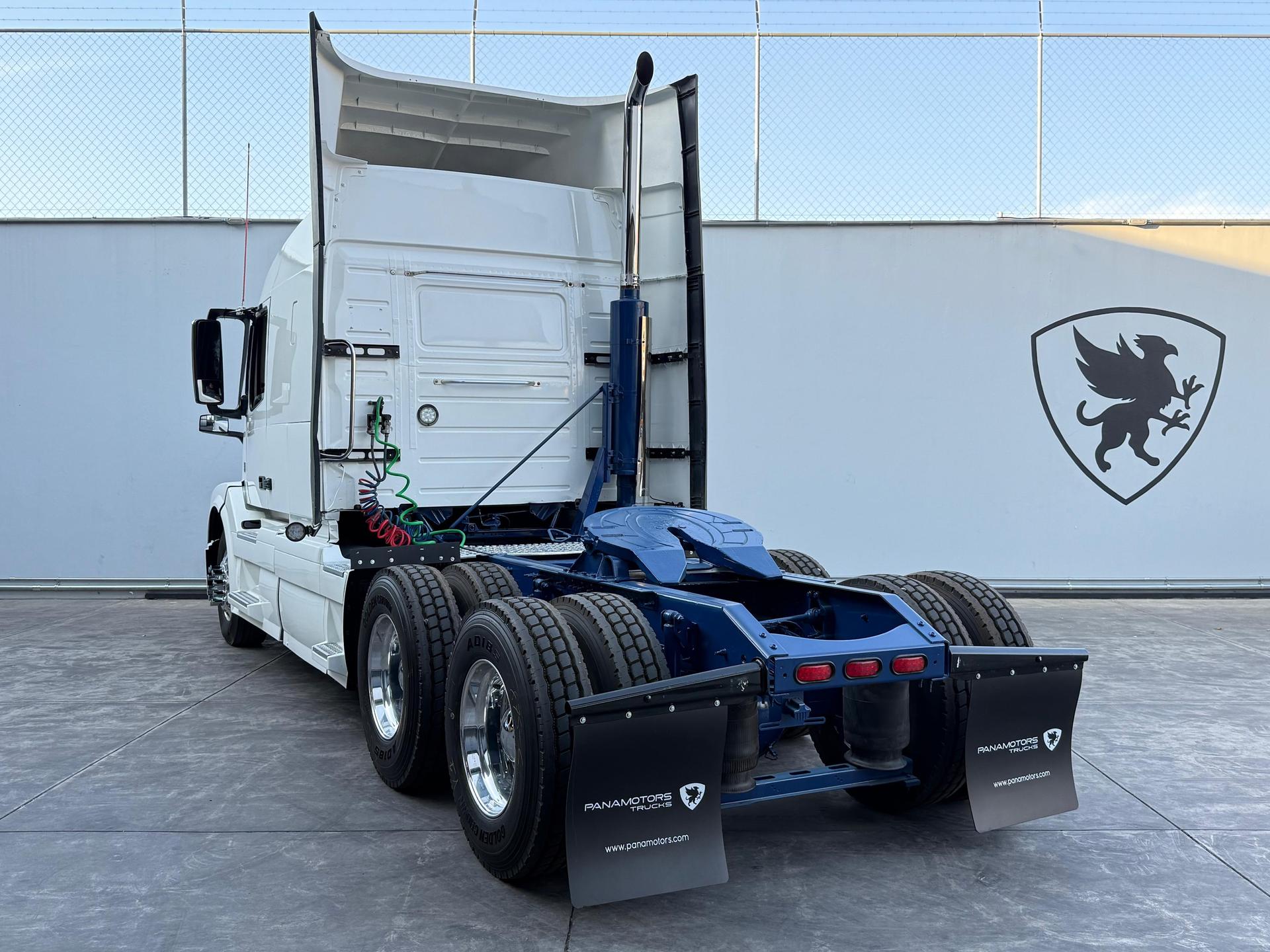 2015 VOLVO TRUCKS VNL 64T 630 - REAR_DRIVER_SIDE