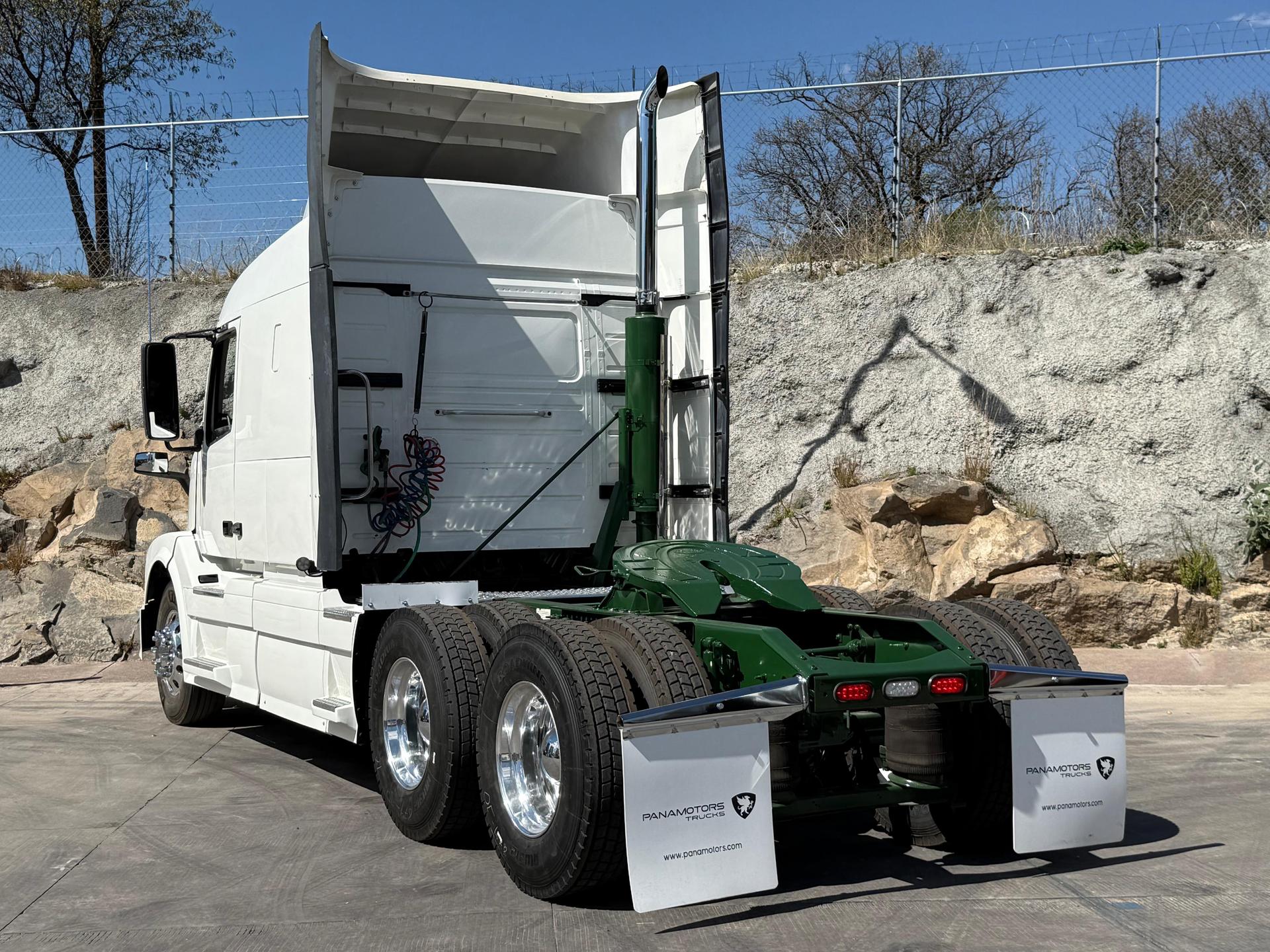 2016 VOLVO TRUCKS VNL 64T 630 - REAR_DRIVER_SIDE