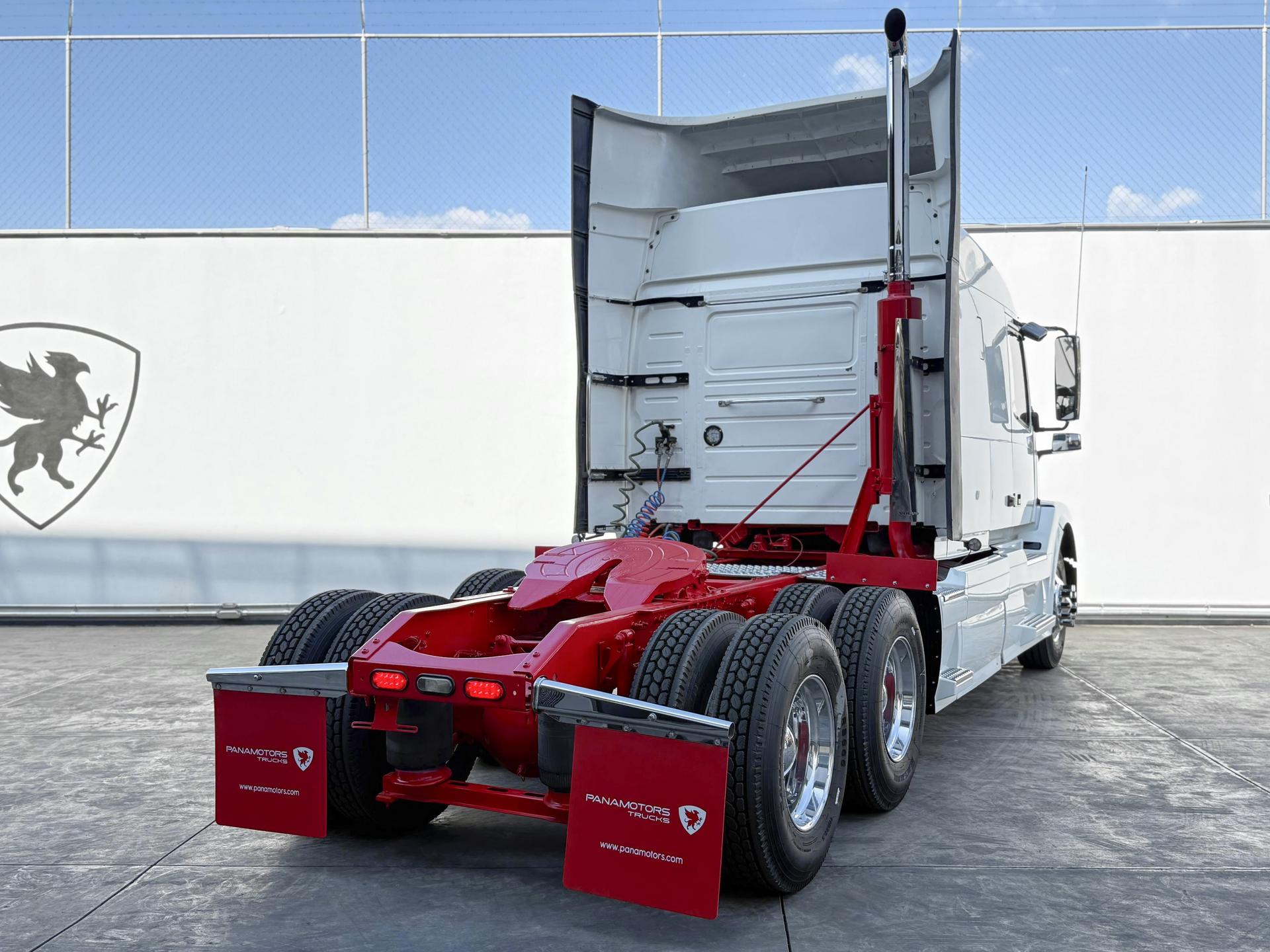 2016 VOLVO TRUCKS VNL 64T 630 - REAR_PASSENGER_SIDE