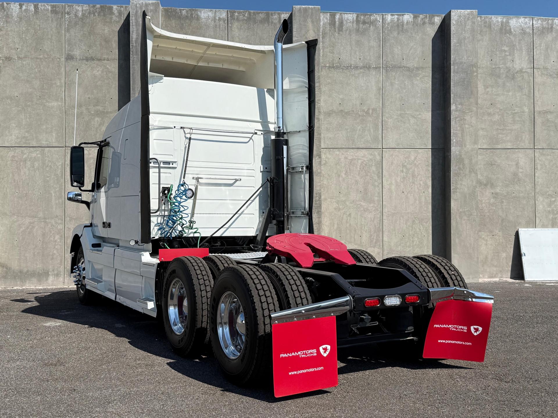 2016 VOLVO TRUCKS VNL 64T 630 - REAR_DRIVER_SIDE