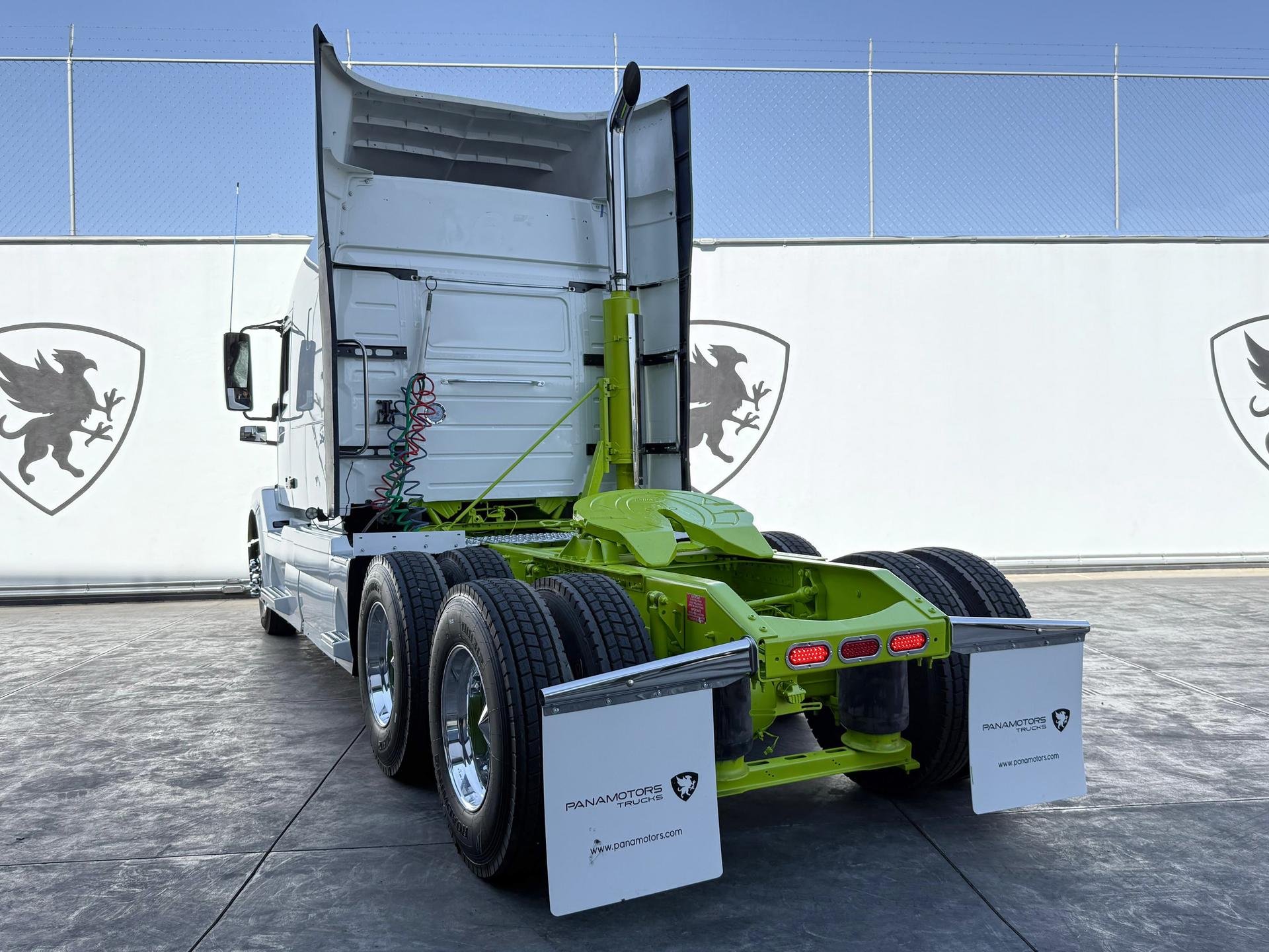 2016 VOLVO TRUCKS VNL 64T 630 - REAR_DRIVER_SIDE