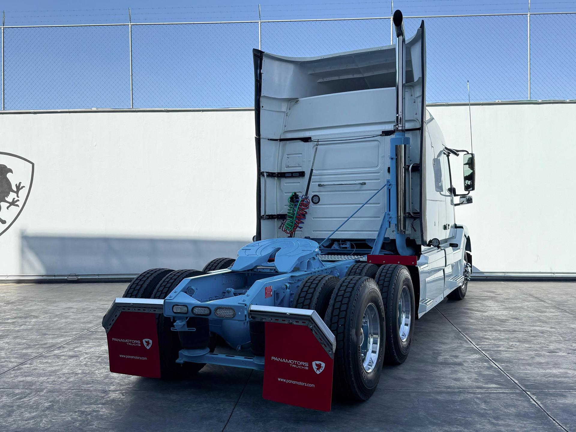 2016 VOLVO TRUCKS VNL 64T 630 - REAR_PASSENGER_SIDE