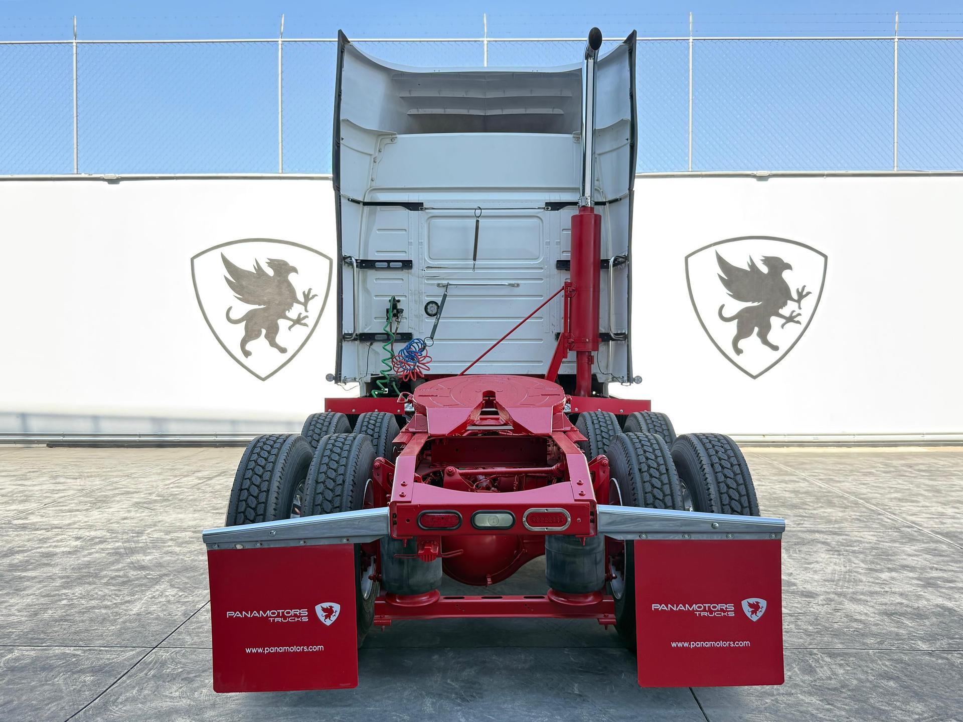 2016 VOLVO TRUCKS VNL 64T 630 - BACK
