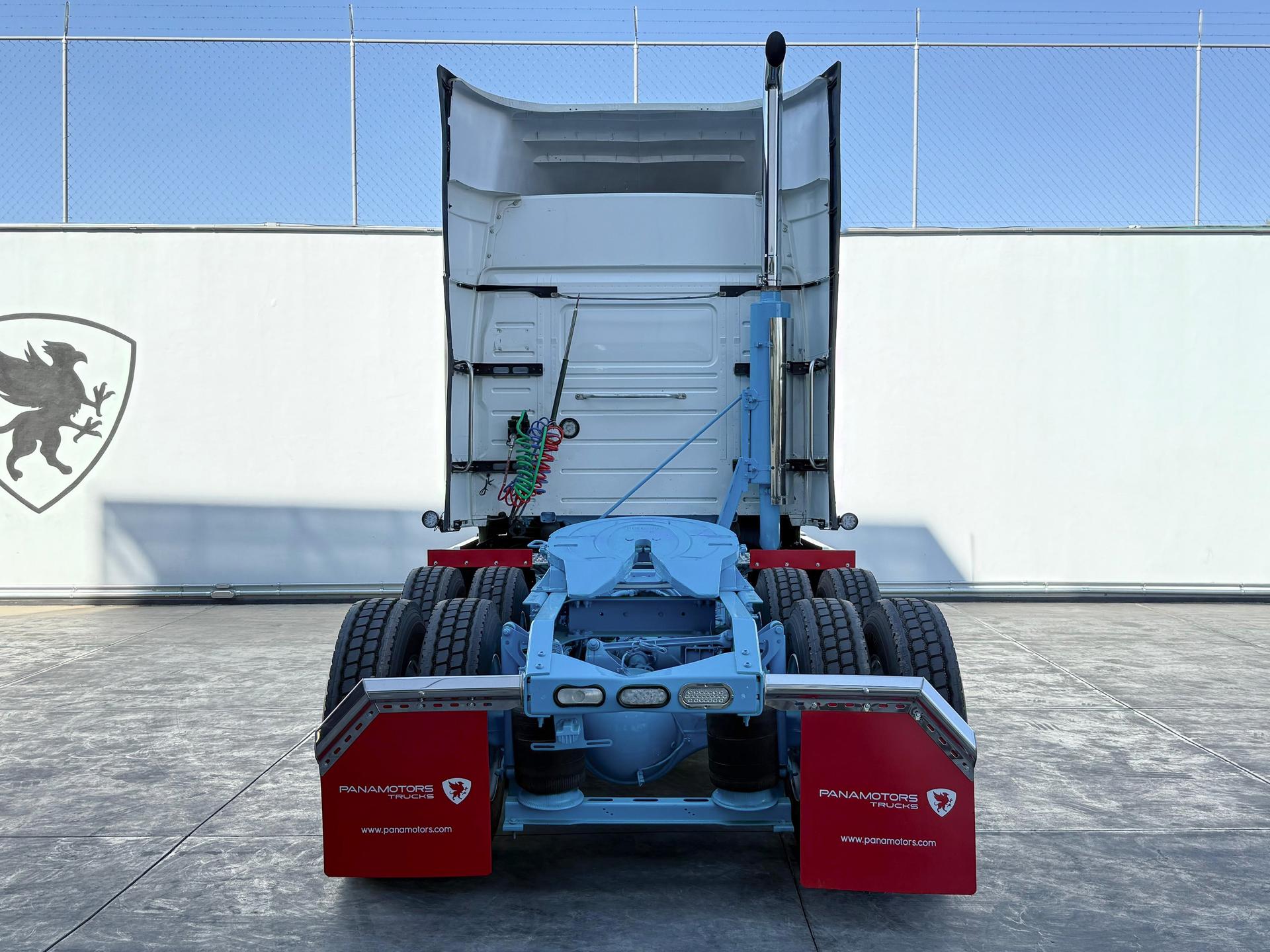 2016 VOLVO TRUCKS VNL 64T 630 - BACK