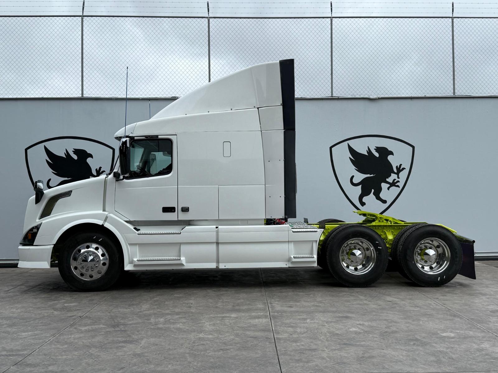 2016 VOLVO TRUCKS VNL 64T 630 - SIDE_LEFT