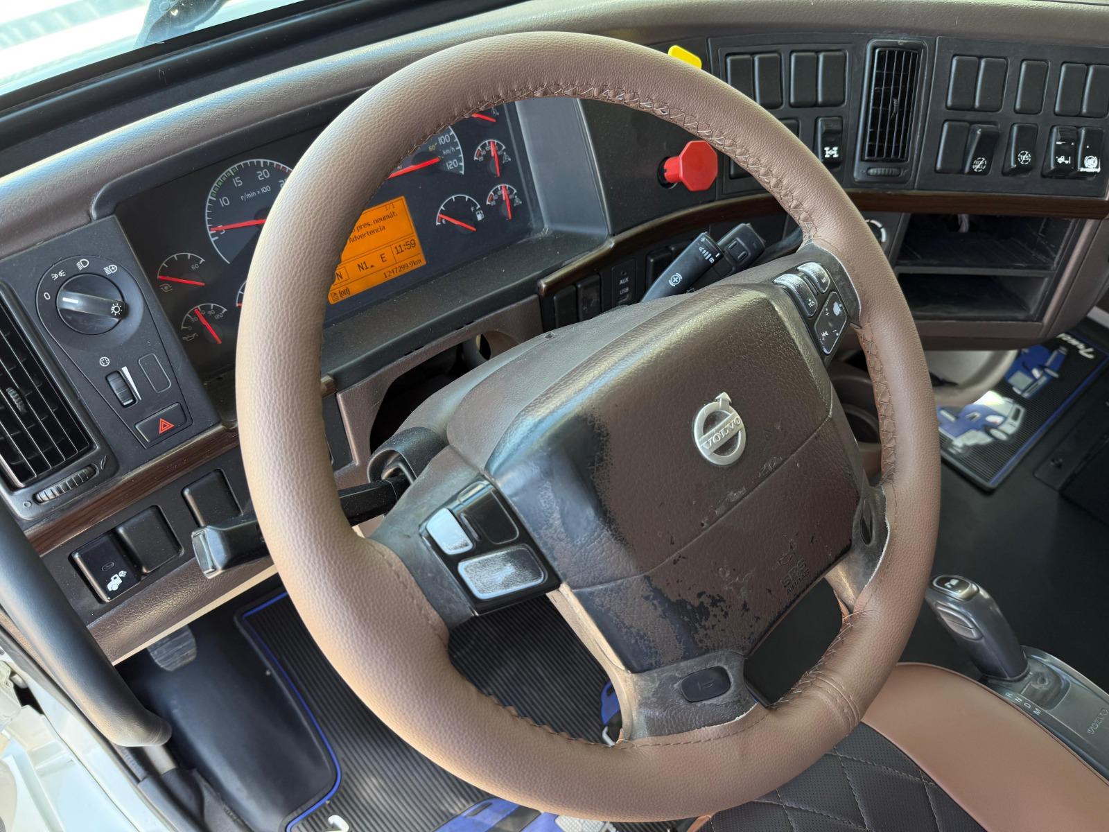 2015 VOLVO TRUCKS VNL 64T 630 - ODOMETER
