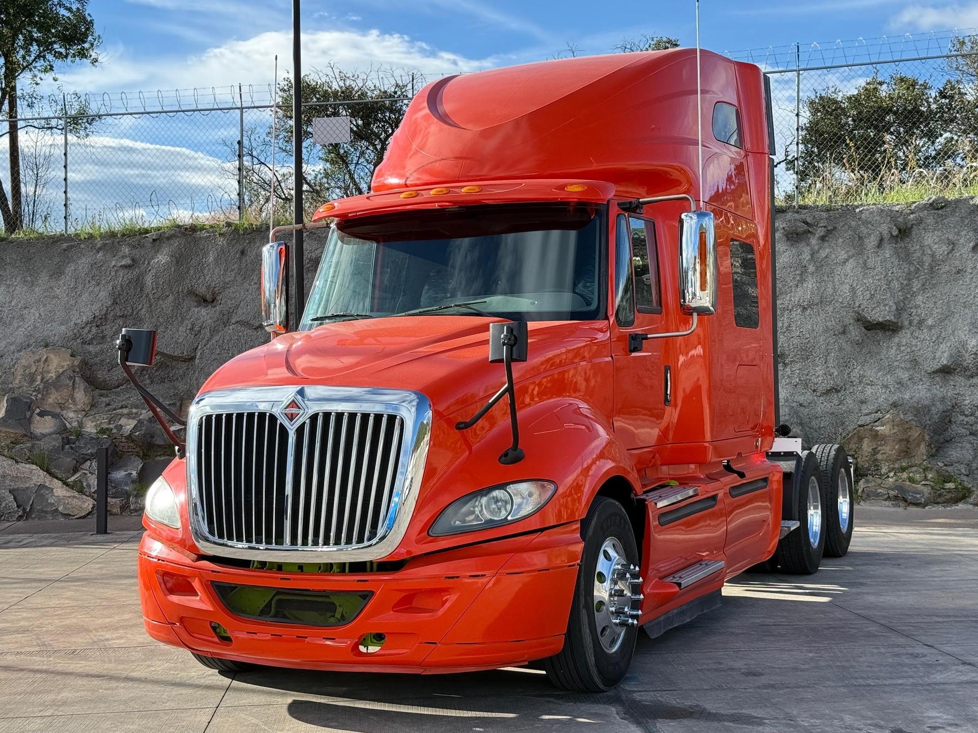 2016 INTERNATIONAL 122 - FRONT_DRIVER_SIDE