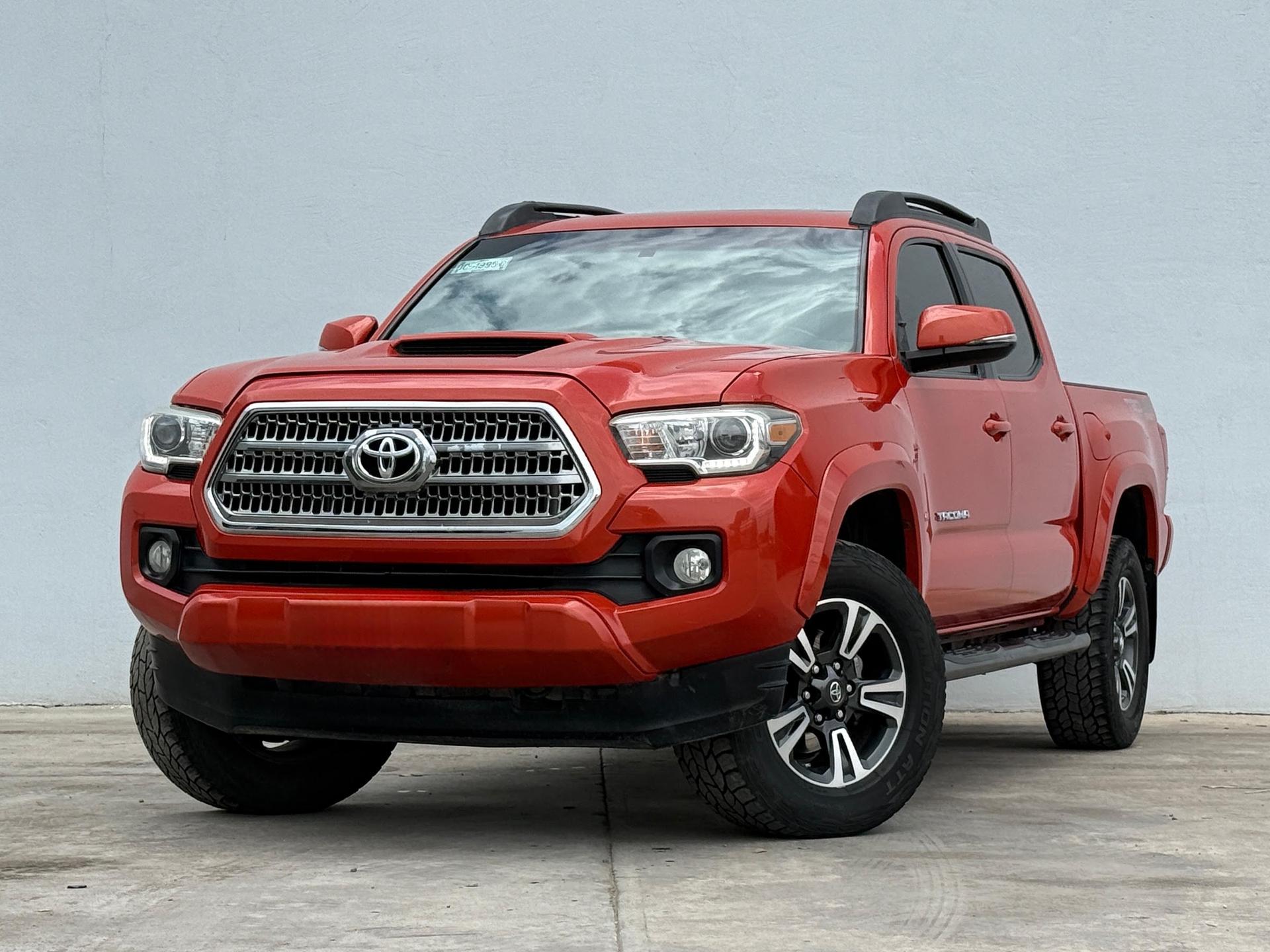 2017 TOYOTA Tacoma - FRONT_DRIVER_SIDE