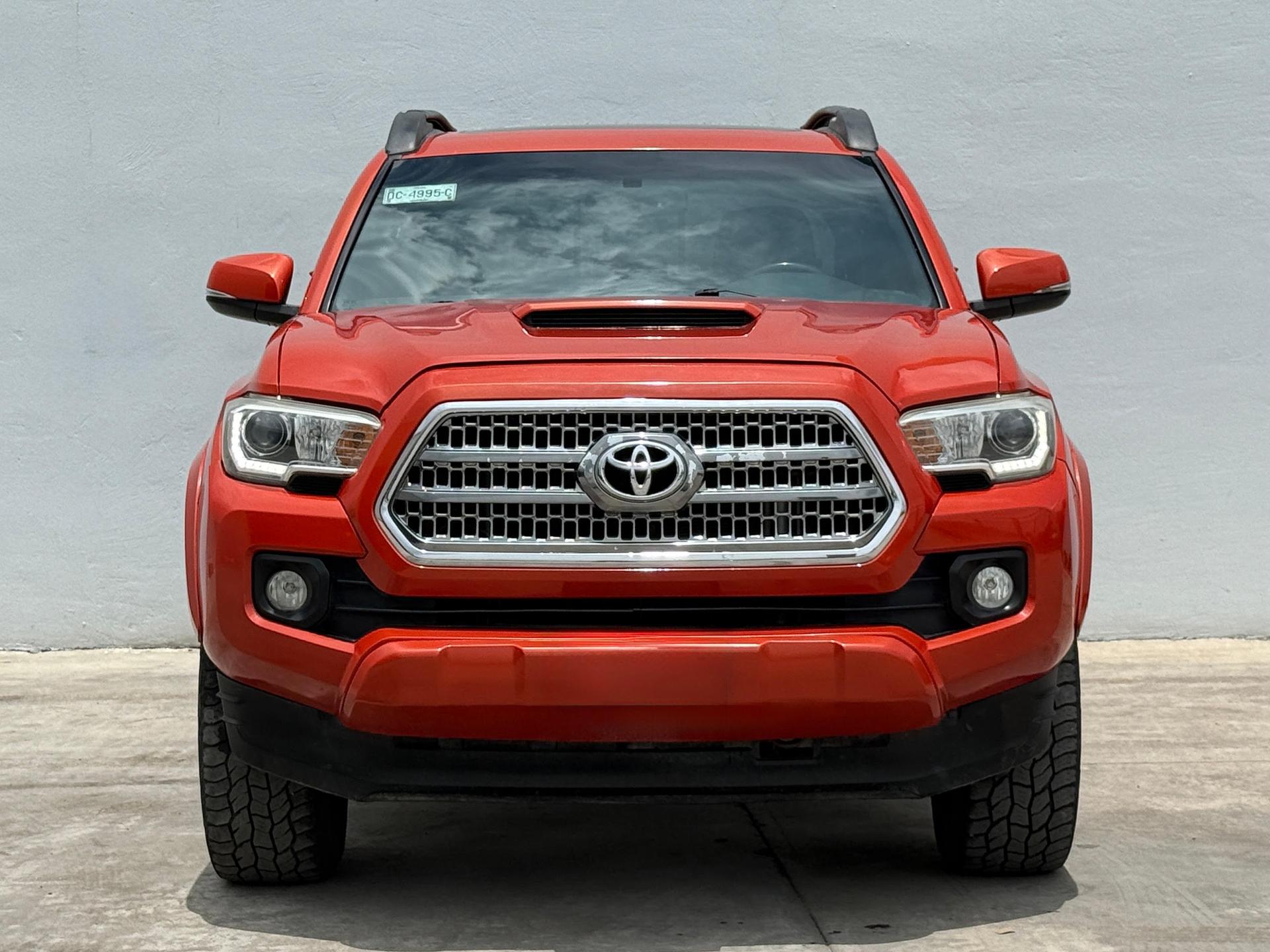 2017 TOYOTA Tacoma - FRONT