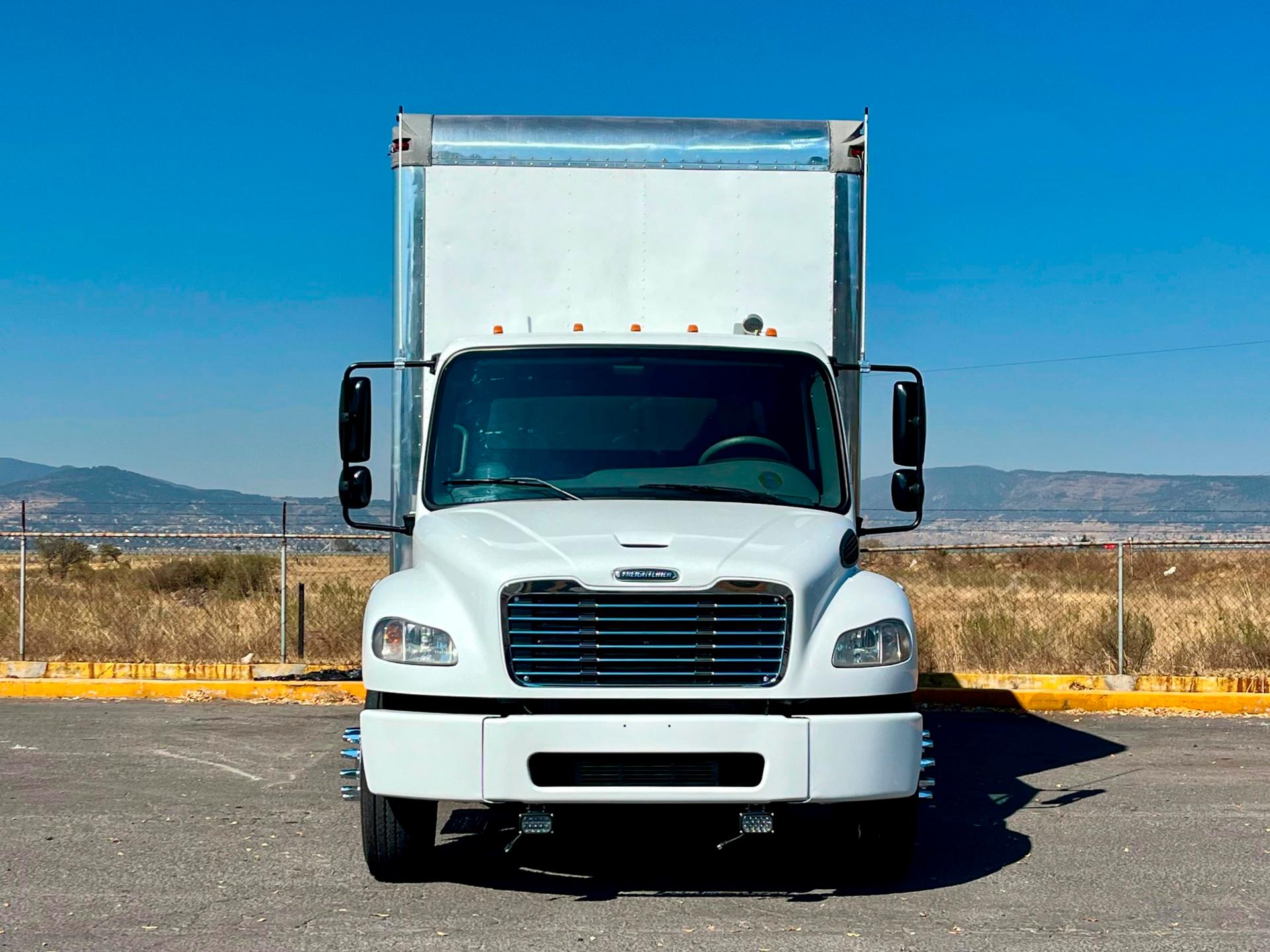 2018 FREIGHTLINER M2 - FRONT