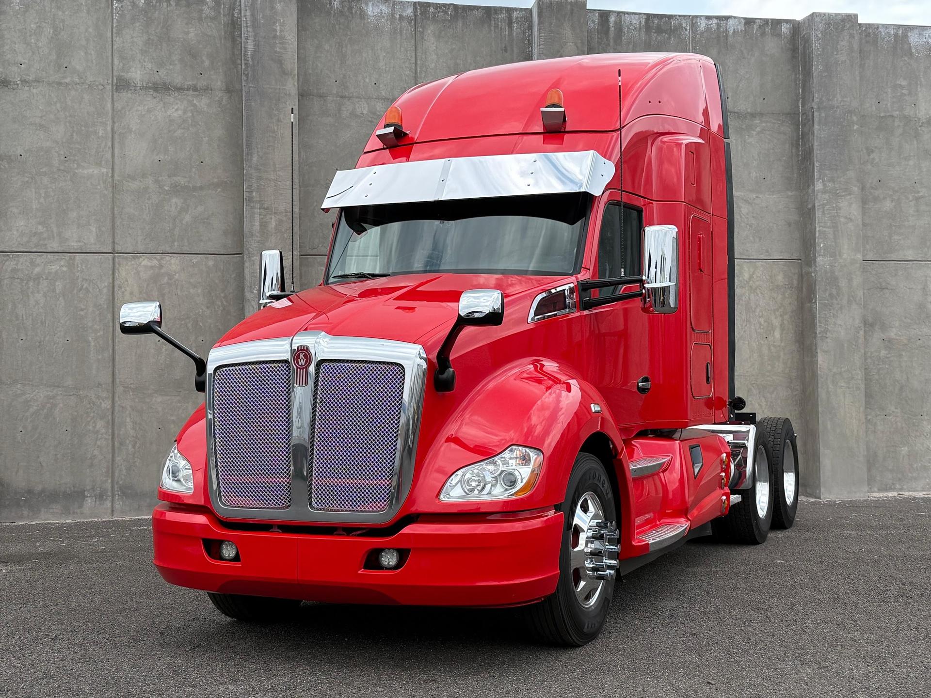 2020 KENWORTH T680 - FRONT_DRIVER_SIDE