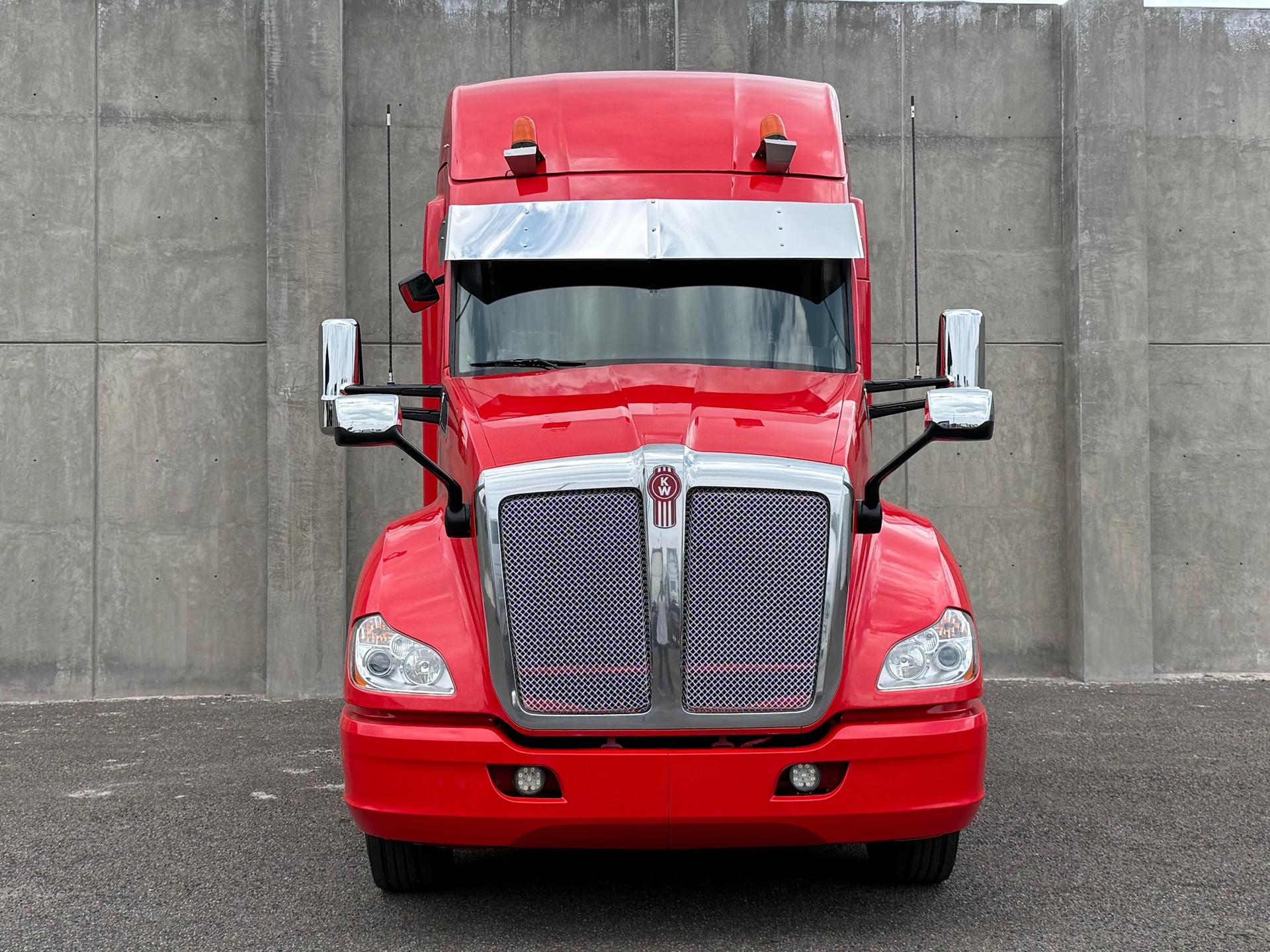 2020 KENWORTH T680 - FRONT