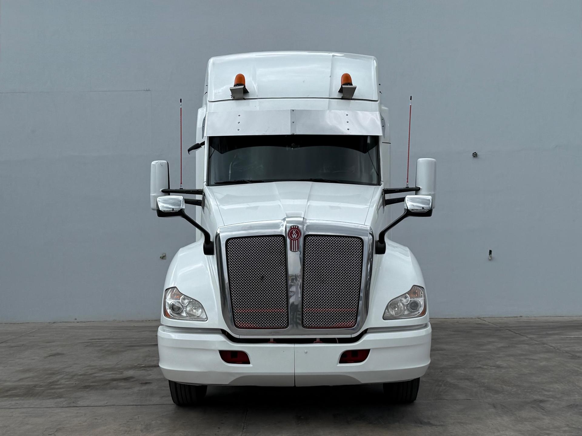 2020 KENWORTH T680 - FRONT
