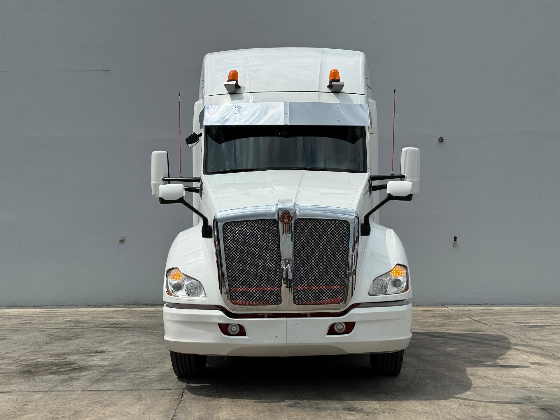 2020 KENWORTH T680 - FRONT