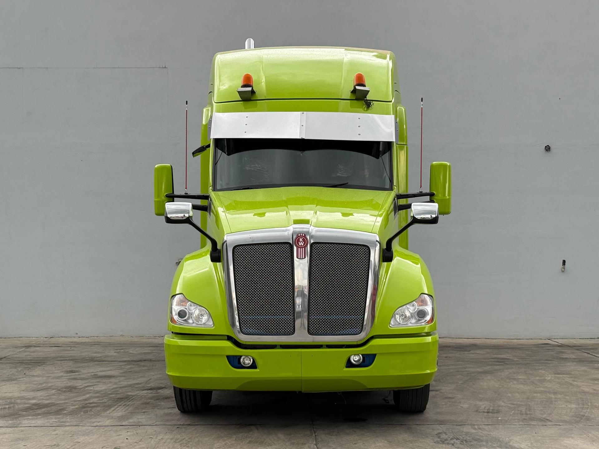 2021 KENWORTH T680 - FRONT