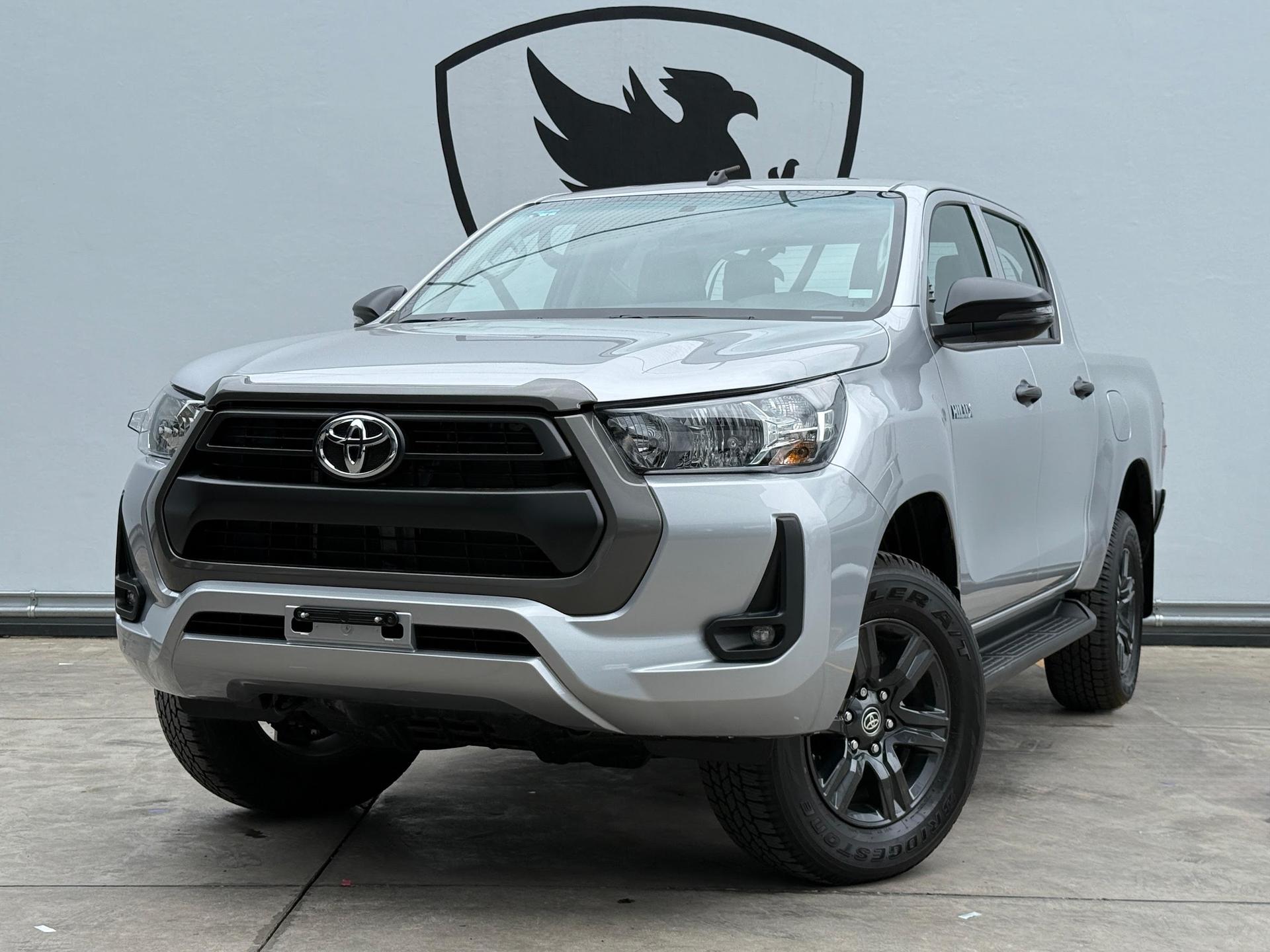 2026 TOYOTA Hilux - FRONT_DRIVER_SIDE