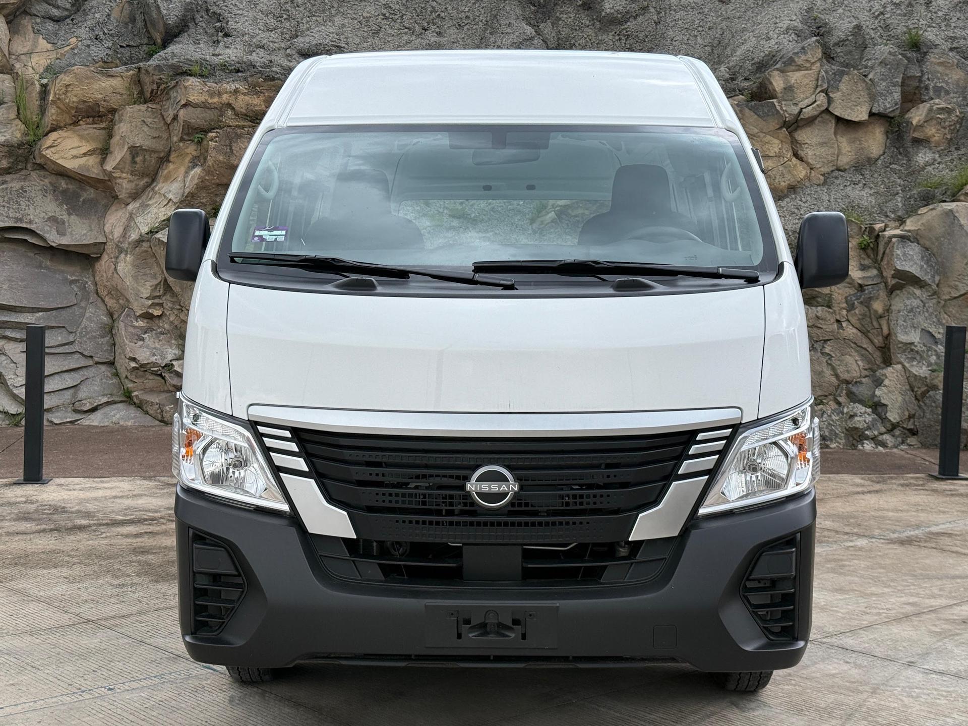 2026 NISSAN Urvan - FRONT