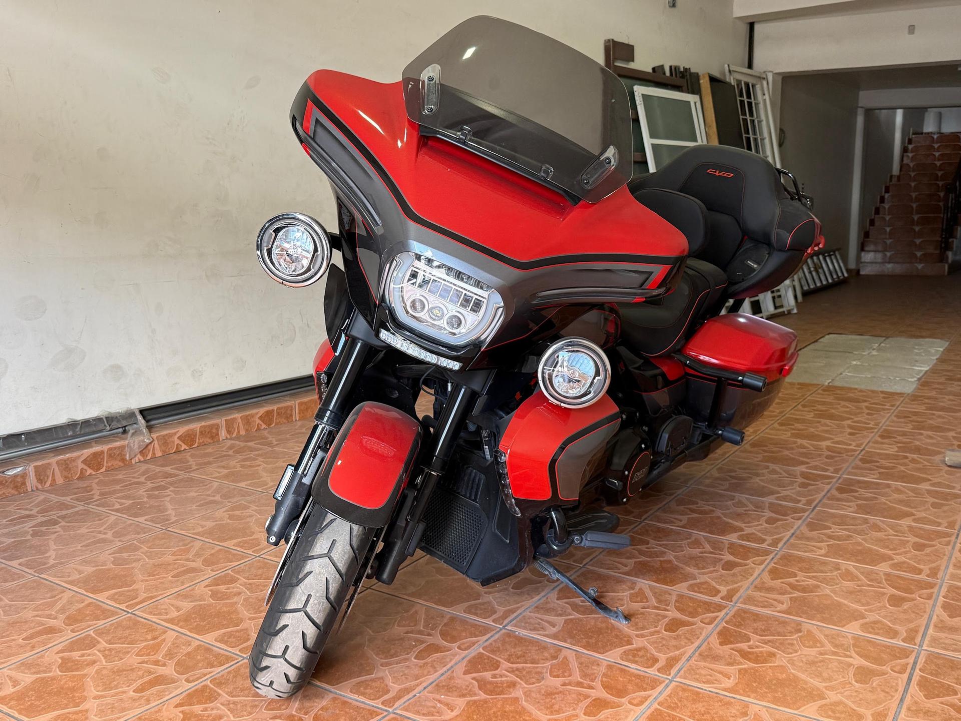 Harley Davidson Street Glide CVO