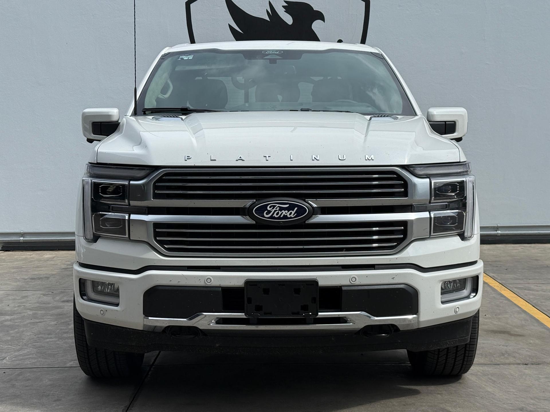 2026 FORD Lobo - FRONT
