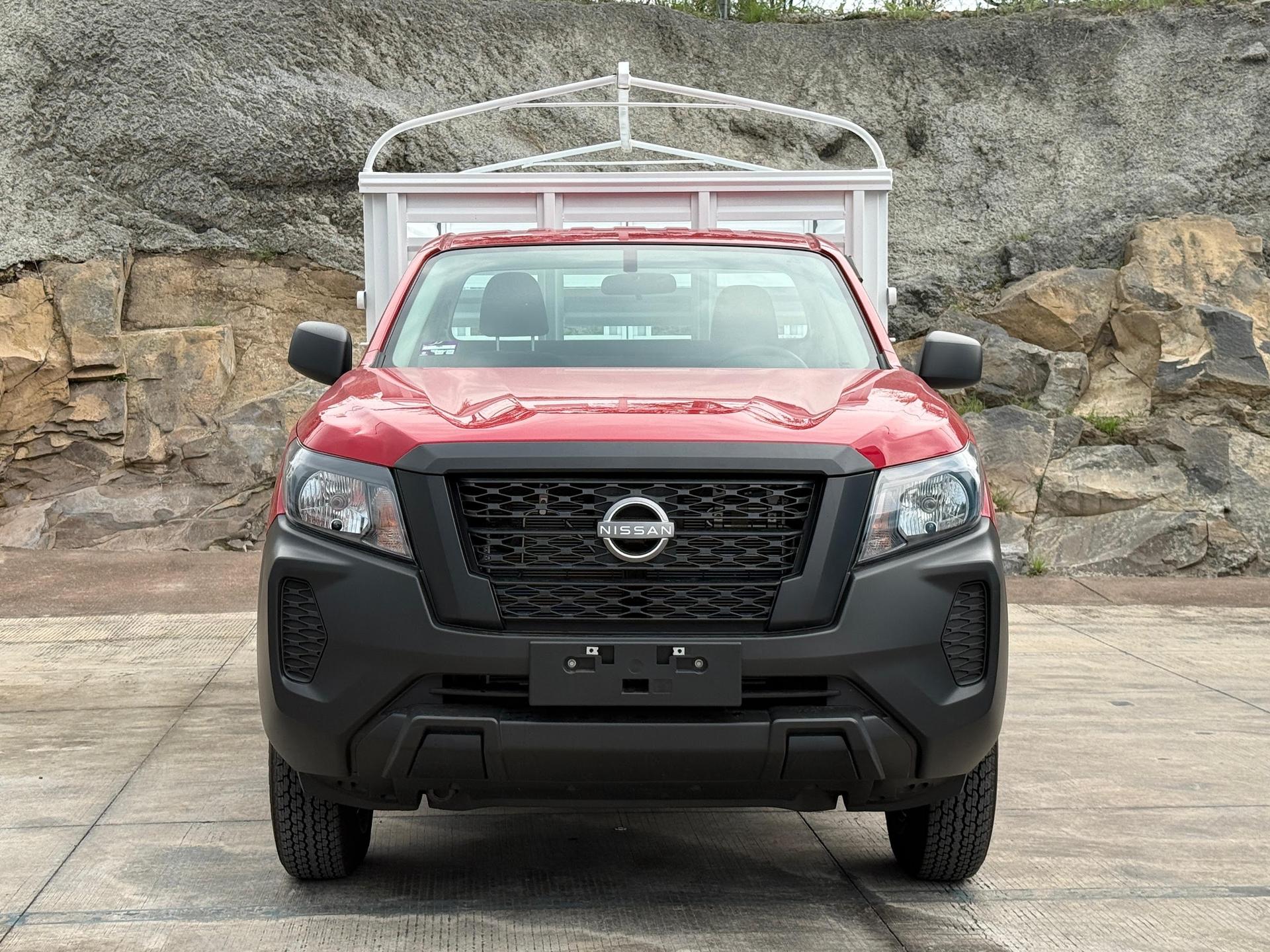 2026 NISSAN NP300 - FRONT