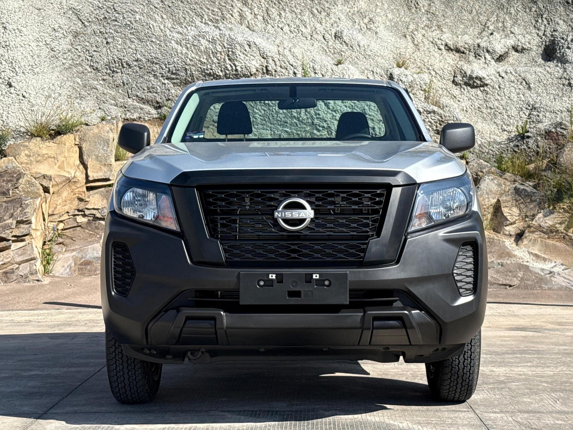2026 NISSAN NP300 - FRONT