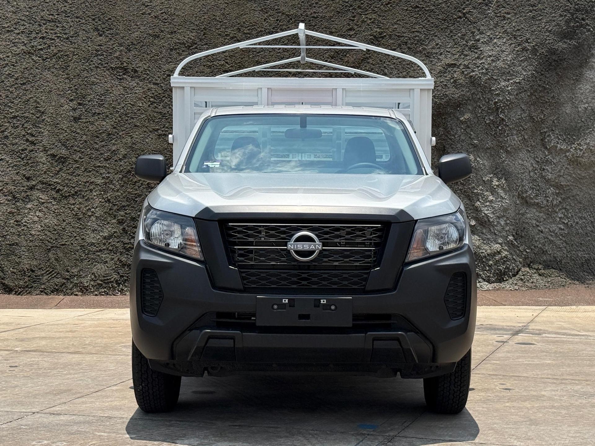2026 NISSAN NP300 - FRONT