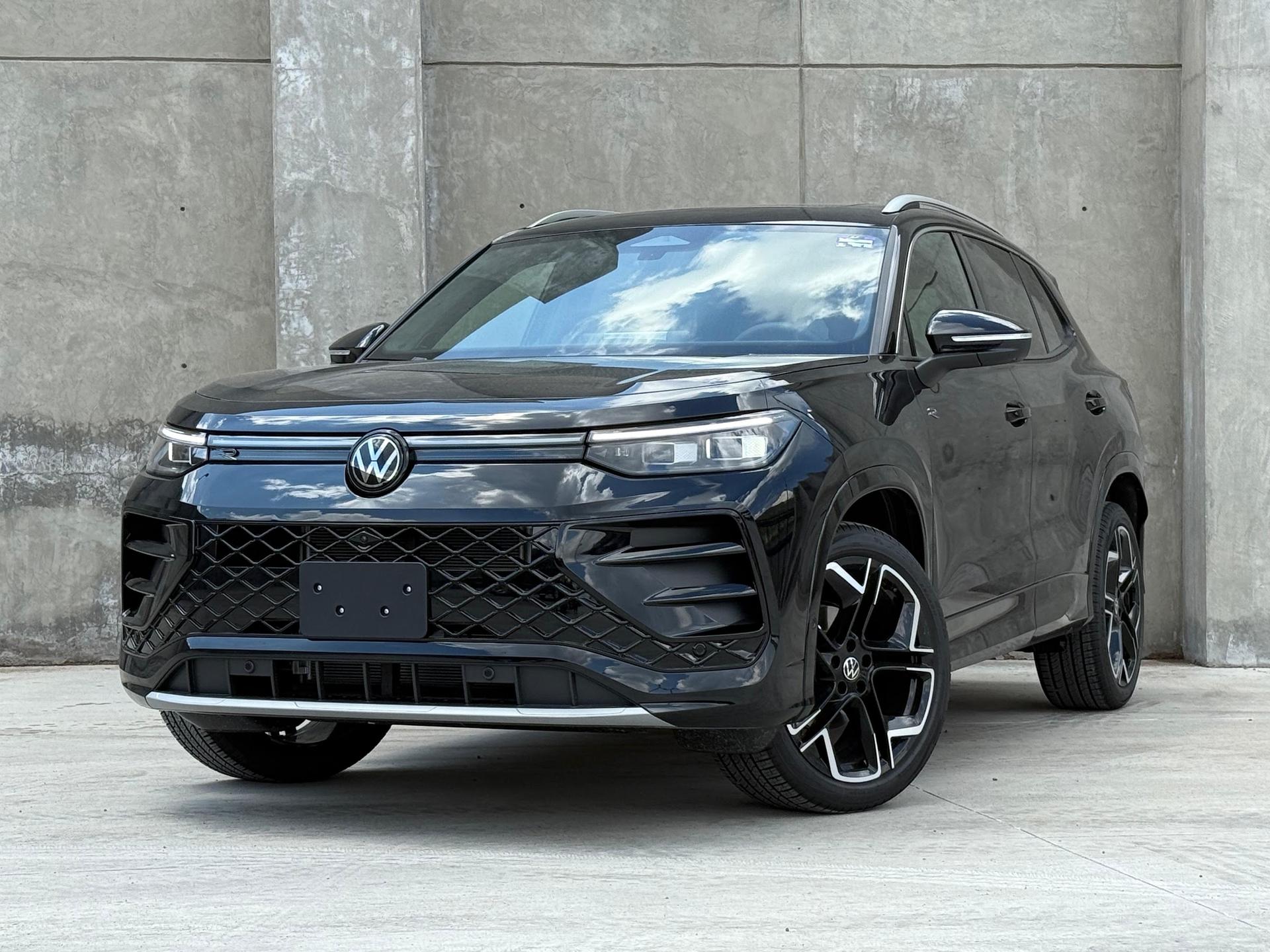 VOLKSWAGEN Tiguan R-Line