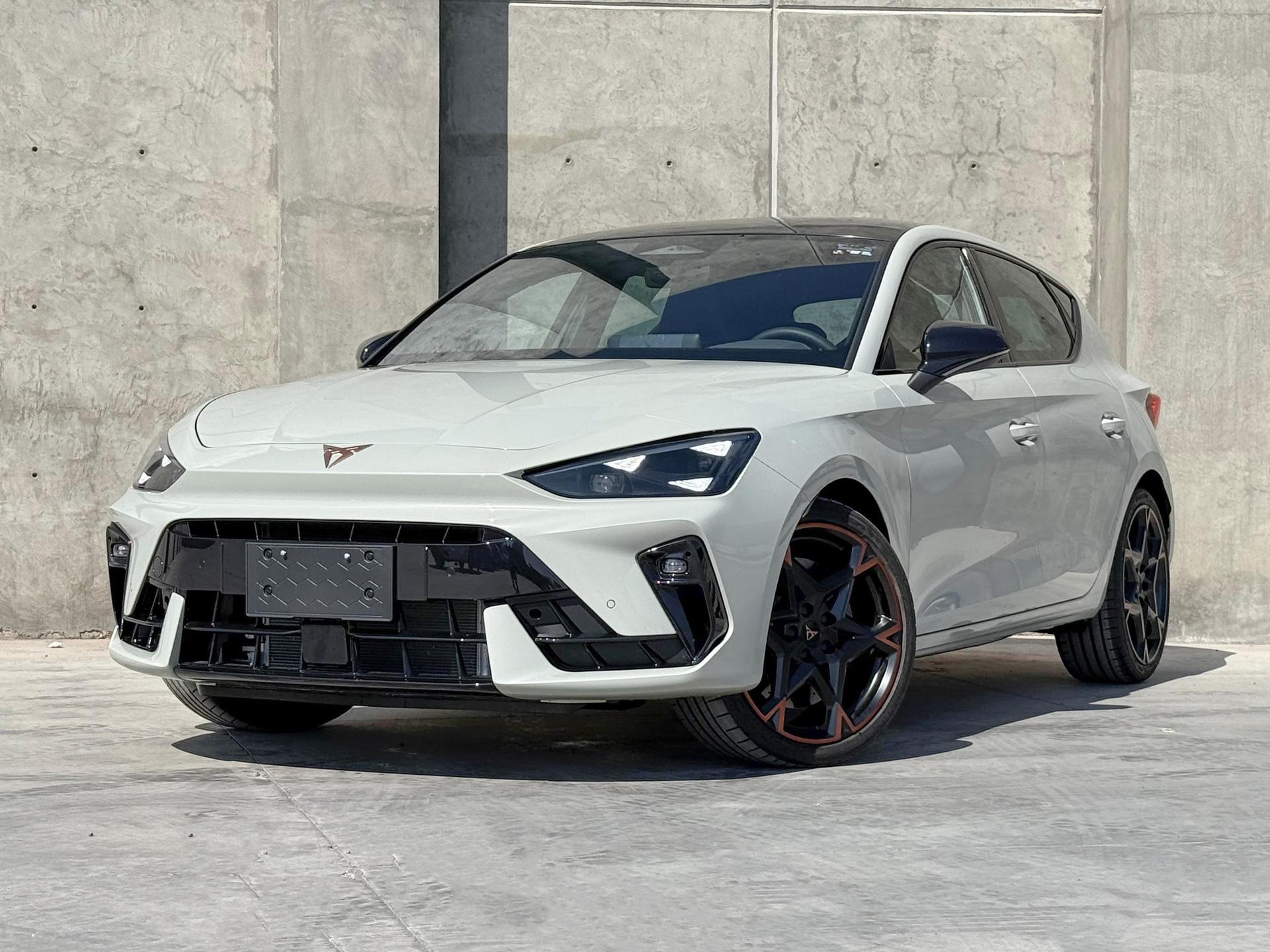 2026 CUPRA Leon VZ - FRONT_DRIVER_SIDE