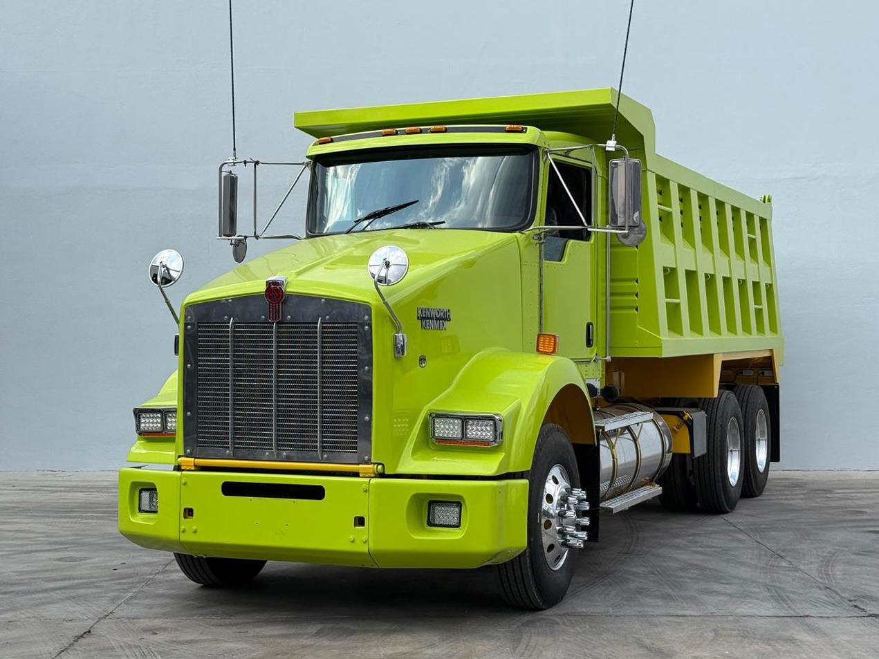 2016 KENWORTH T800 - FRONT_DRIVER_SIDE