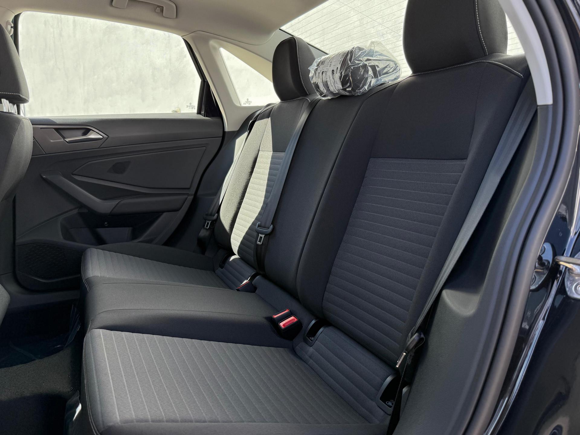 2026 VOLKSWAGEN Jetta - SEATS_REAR
