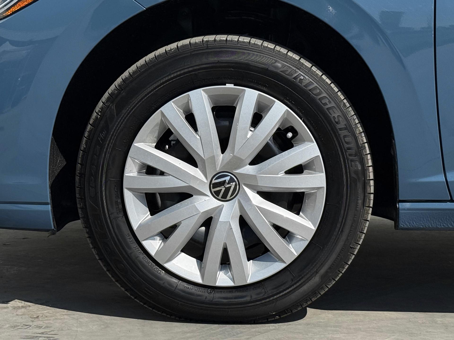 2026 VOLKSWAGEN Jetta - TIRES