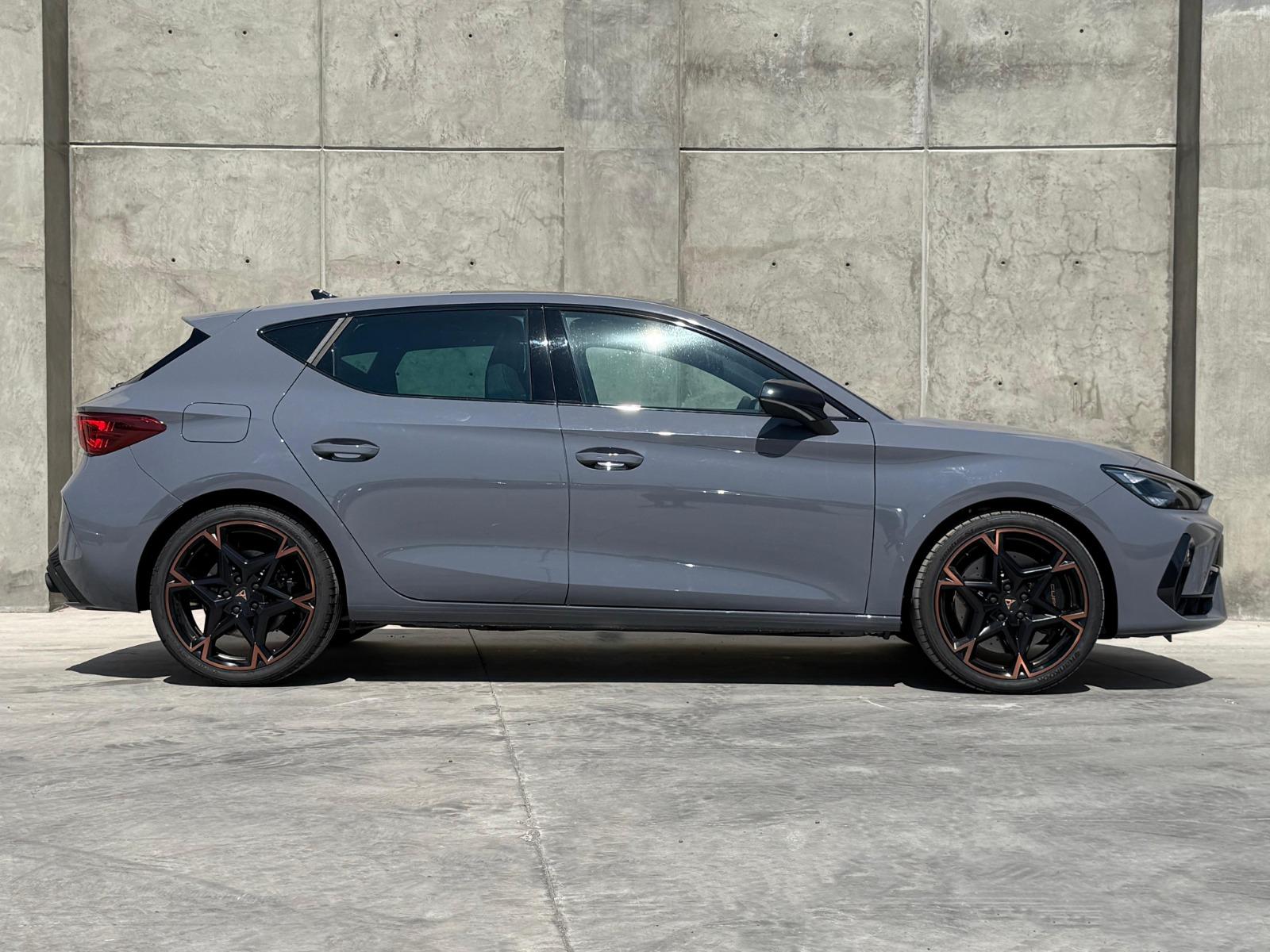 2026 CUPRA Leon - SIDE_RIGHT