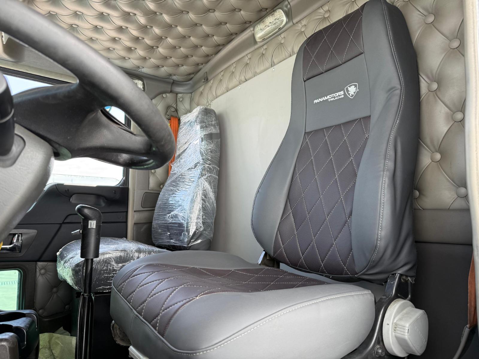 2017 KENWORTH T800 - SEATS_FRONT