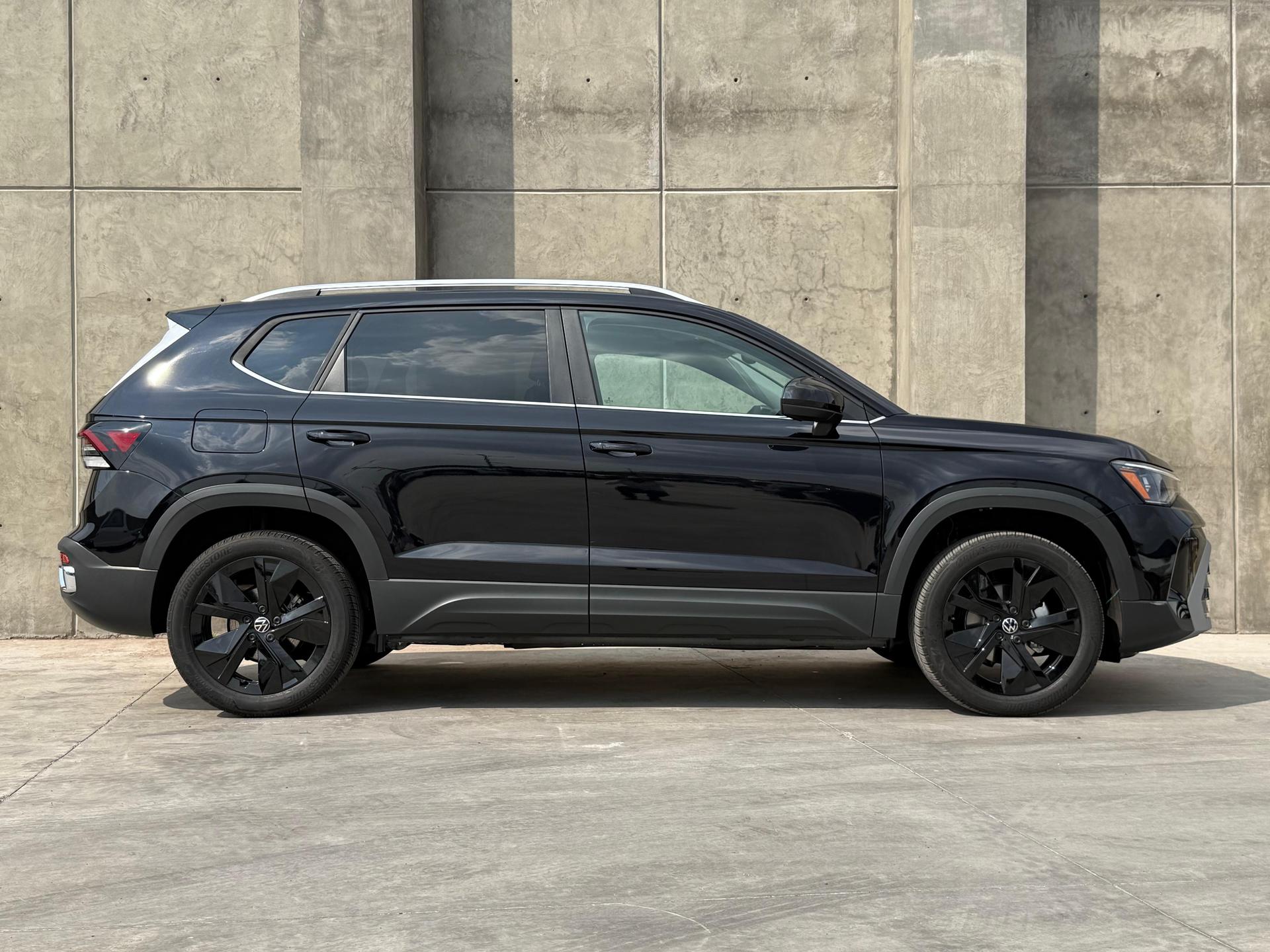 2026 VOLKSWAGEN Taos - SIDE_RIGHT