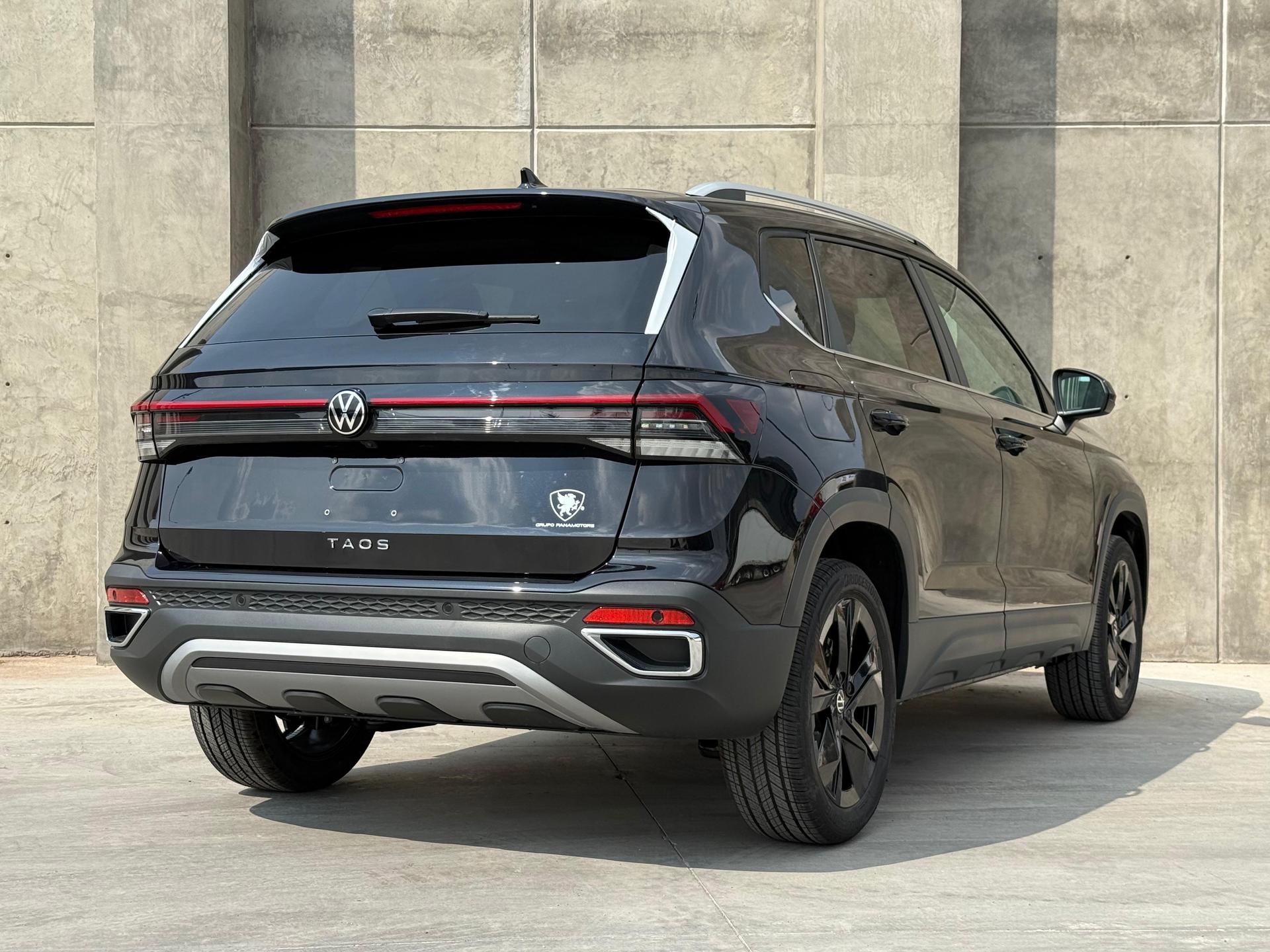 2026 VOLKSWAGEN Taos - REAR_PASSENGER_SIDE