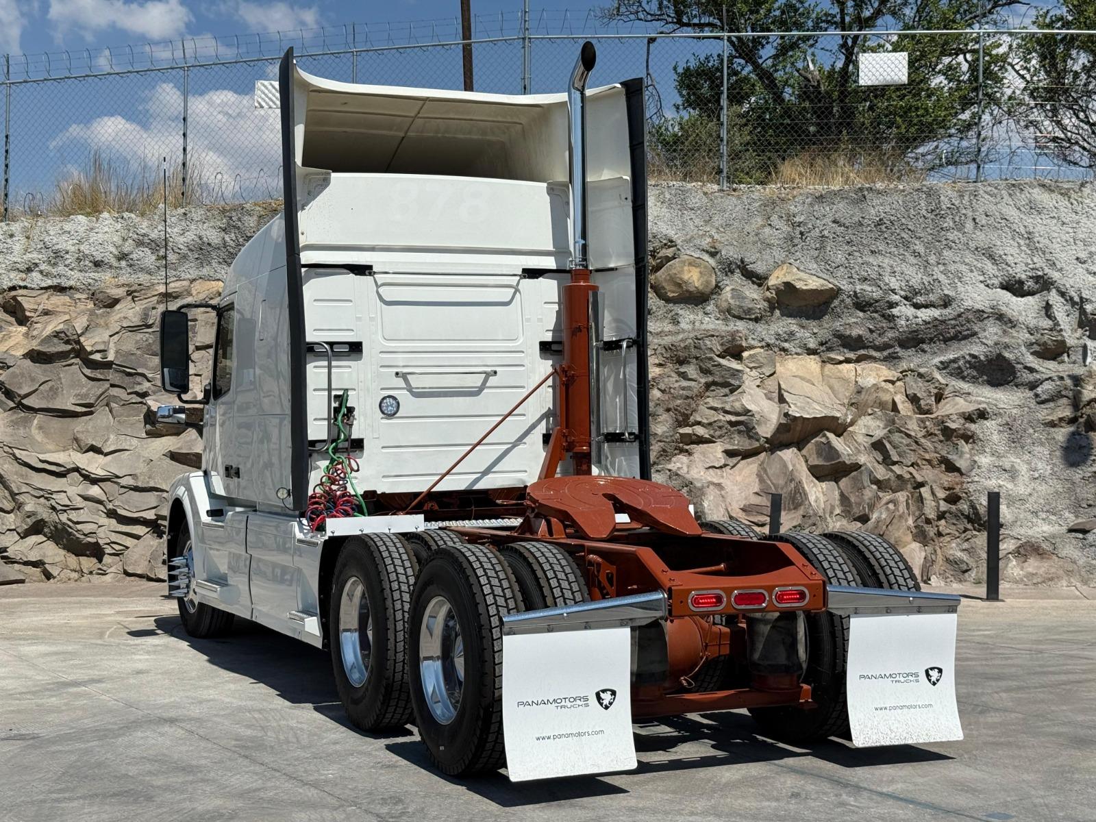 2016 VOLVO TRUCKS VNL - REAR_DRIVER_SIDE
